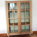 Vintage showcase