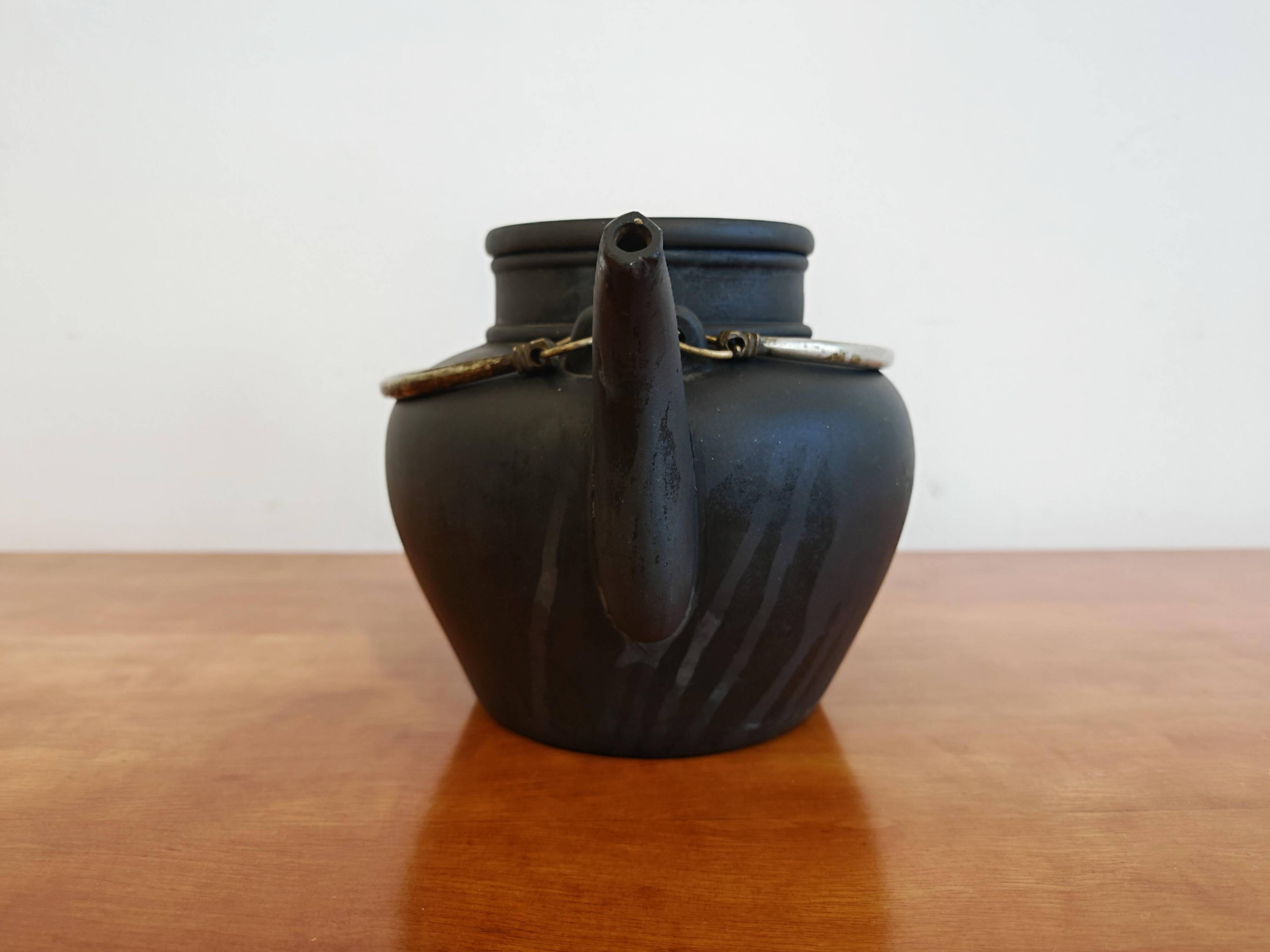 Antique Yixing teapot, Qing Dynasty, 1910s.
