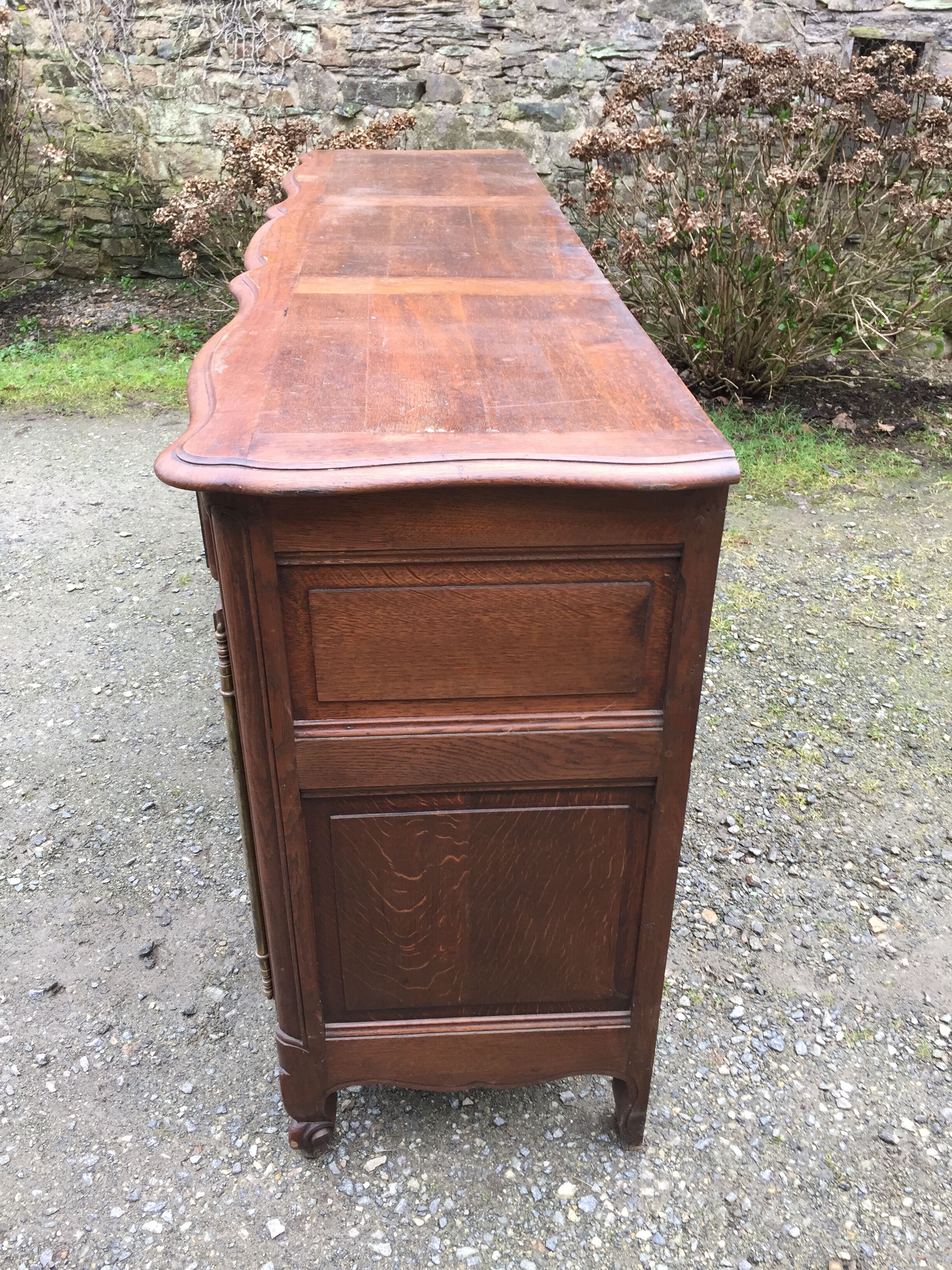 Louis XV sideboard in solid oak carved with 3 doors and 3 drawers