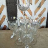 Set of 7 stemmed glasses