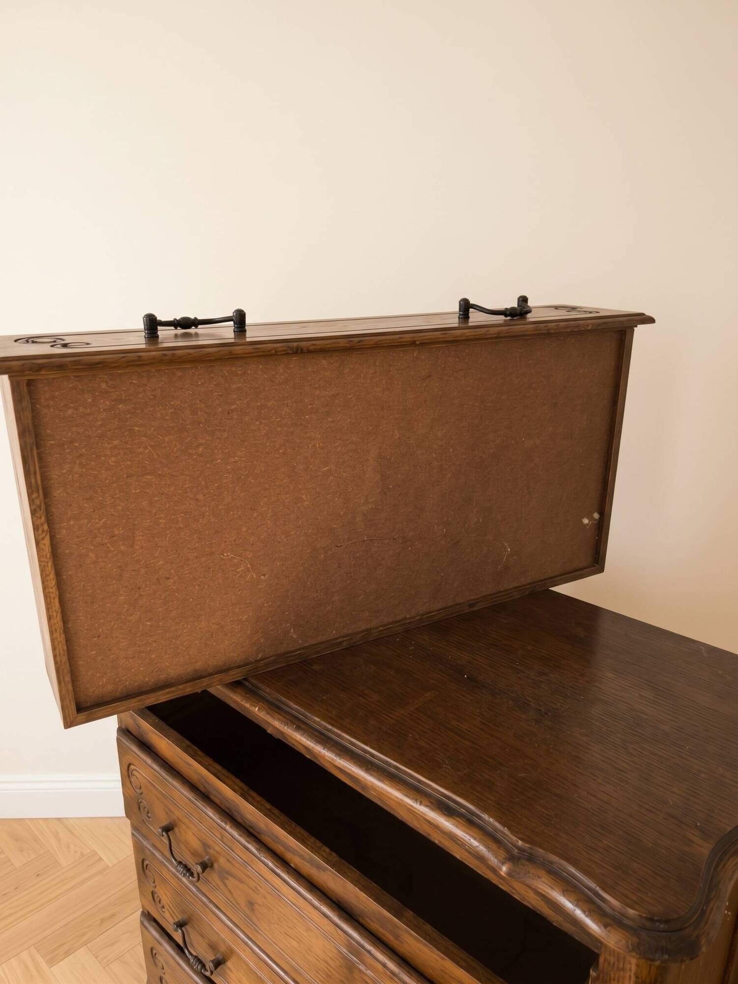 Louis XV chest of drawers in wood with 4 drawers