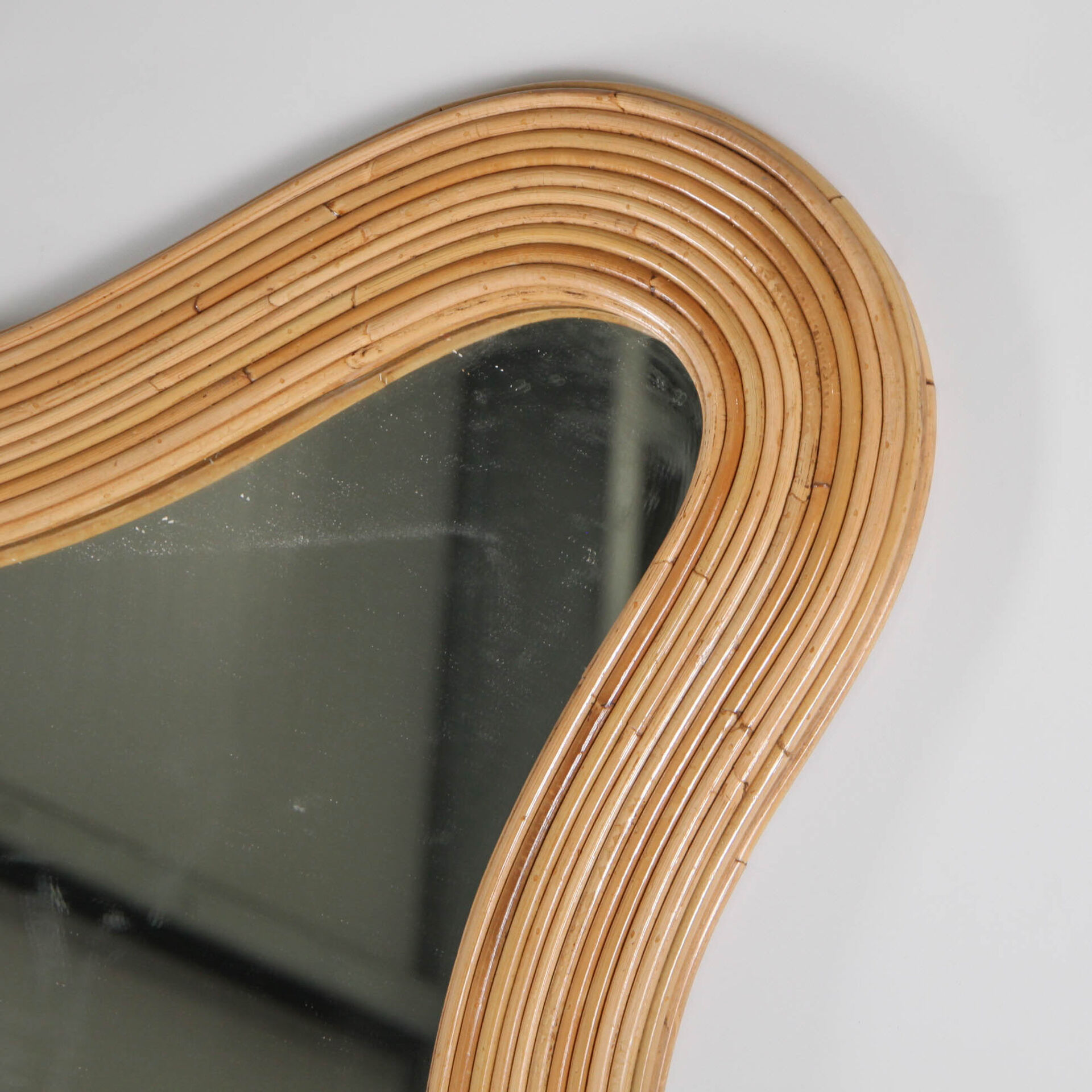 Large "waves" rattan mirror