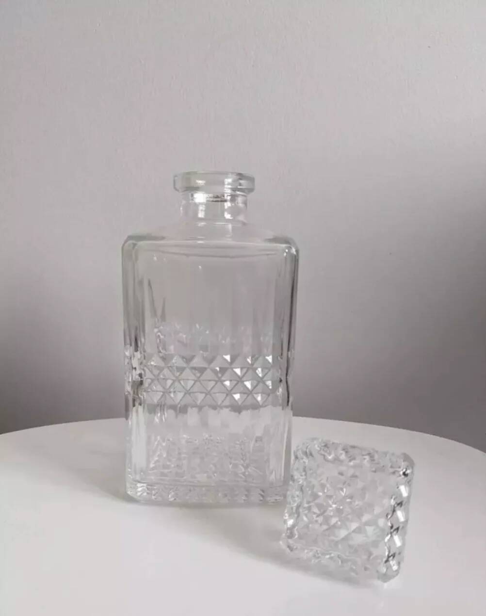 Whiskey decanter