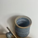 Ceramic pot with movement