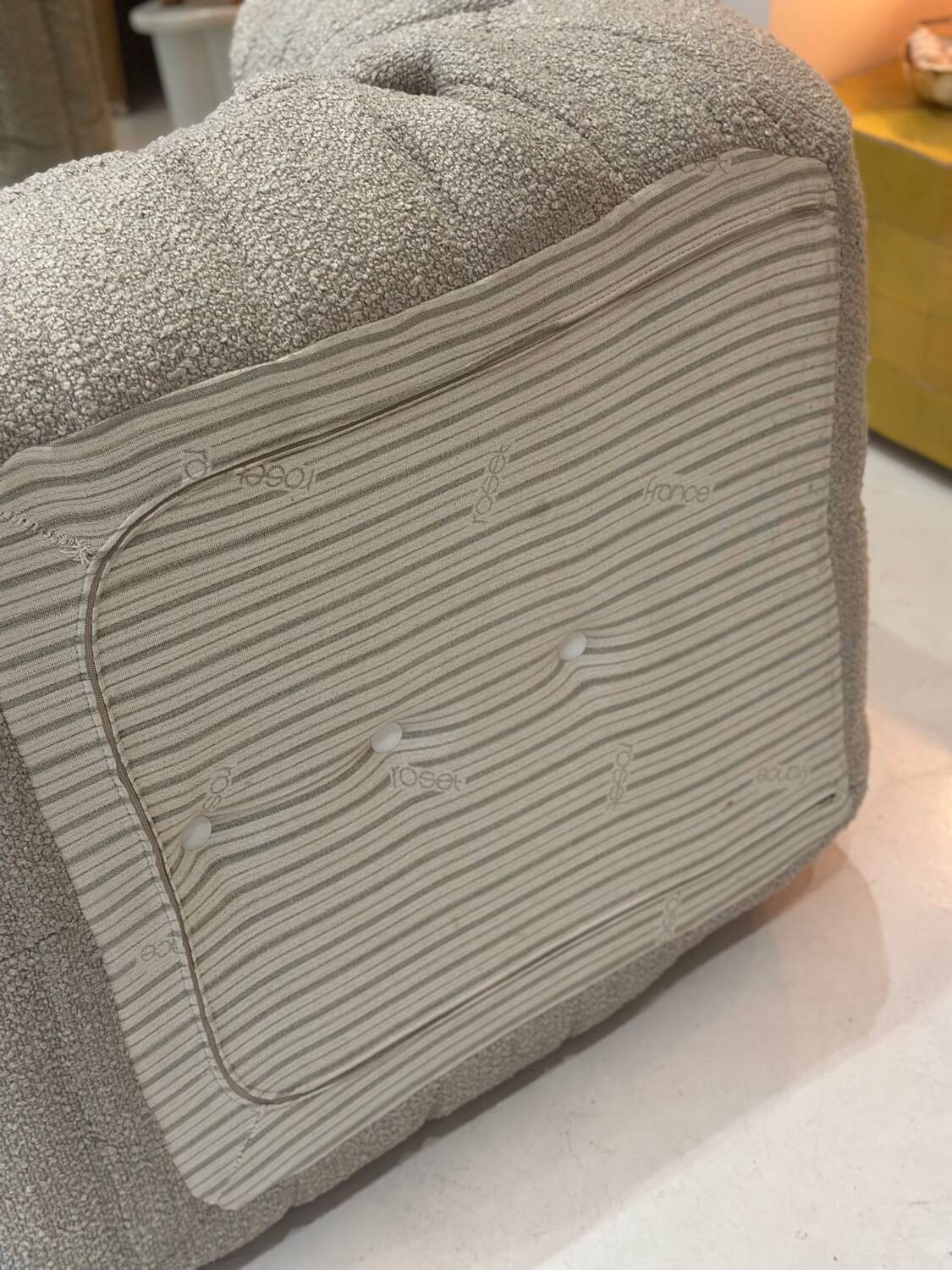 Chauffeuse Togo Ligne Roset par Michel Ducaroy bouclette moka taupe beige