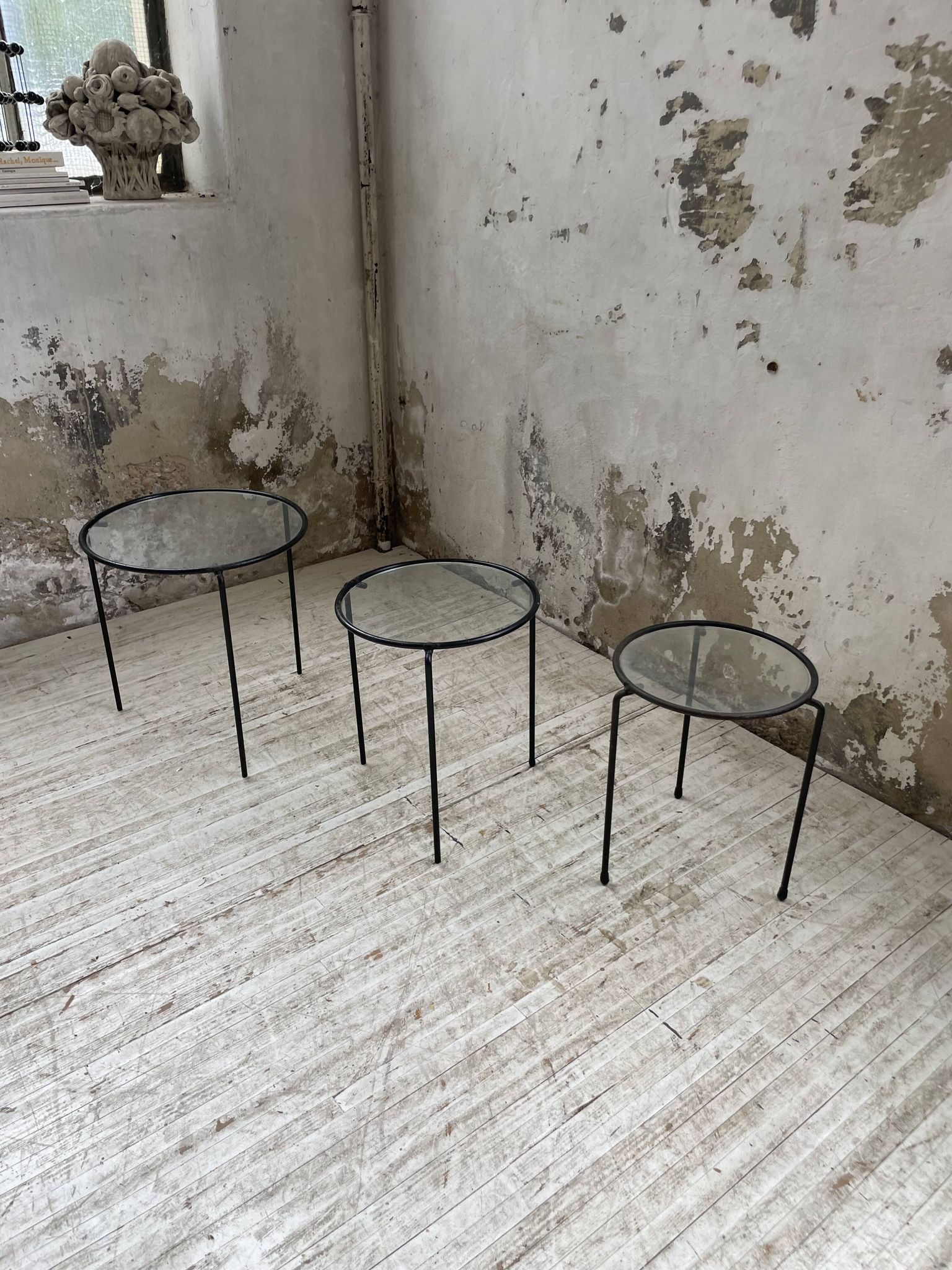 Tables basses gigogne métal et verre années 50