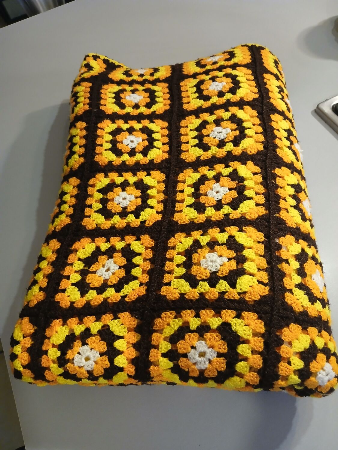 Large vintage/granny bedspread