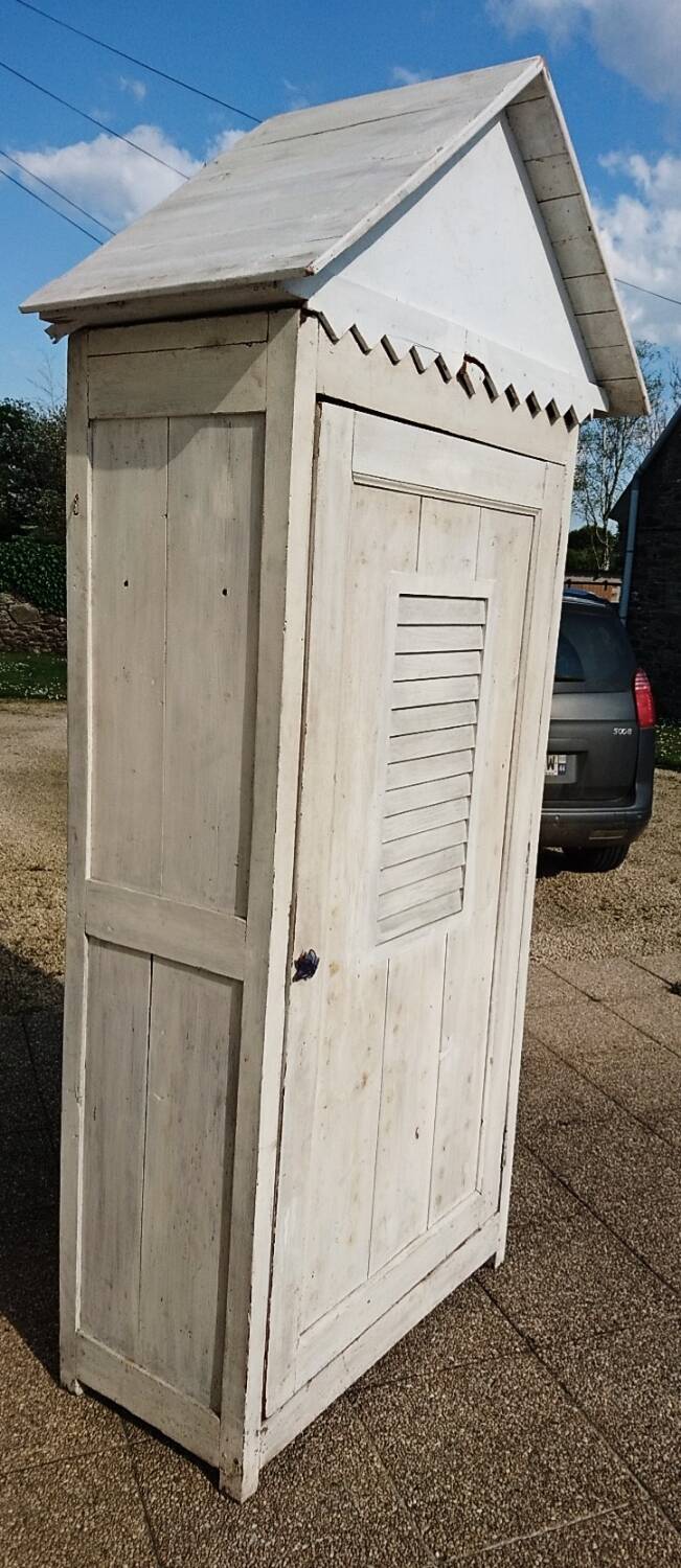 Beach Cabin Wardrobe
