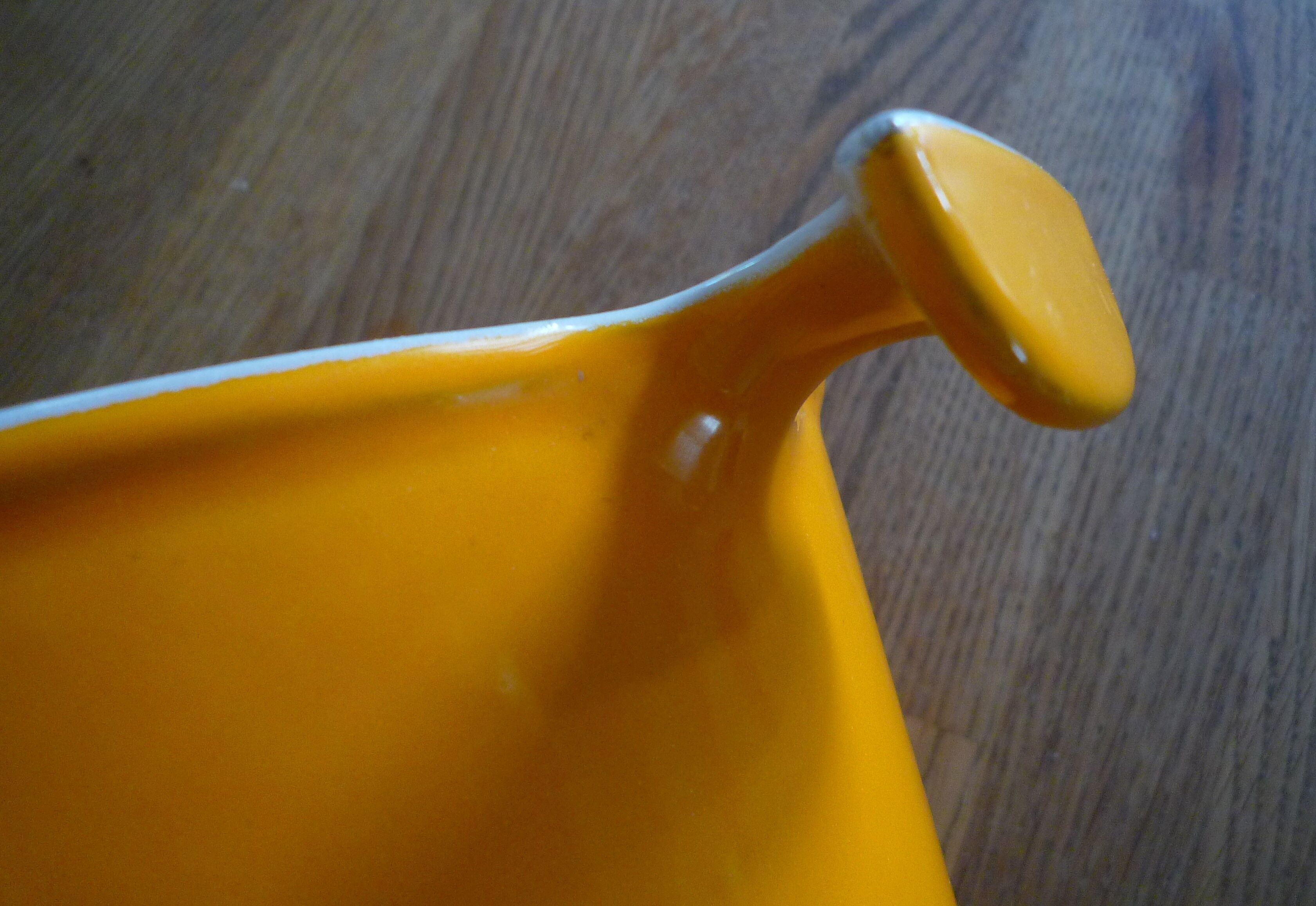 Pot à fondue Le Creuset par Enzo Mari fonte émaillée, 70s
