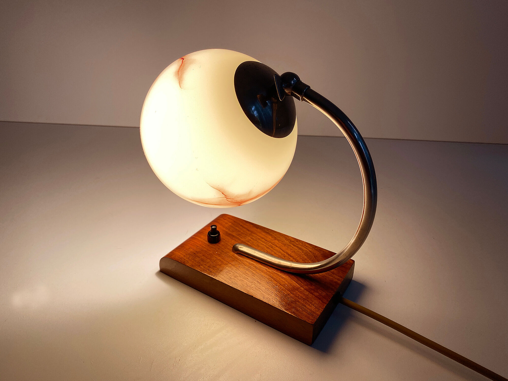 Table lamp art deco bauhaus, Vintage, 30s, Opaline Wood