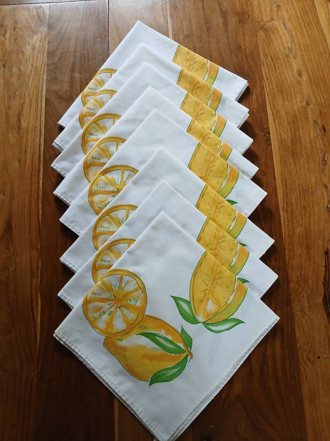 8 White Square Napkins