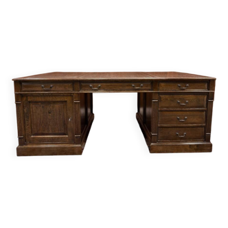 Large Classic English Oak Desk Partnerdesk