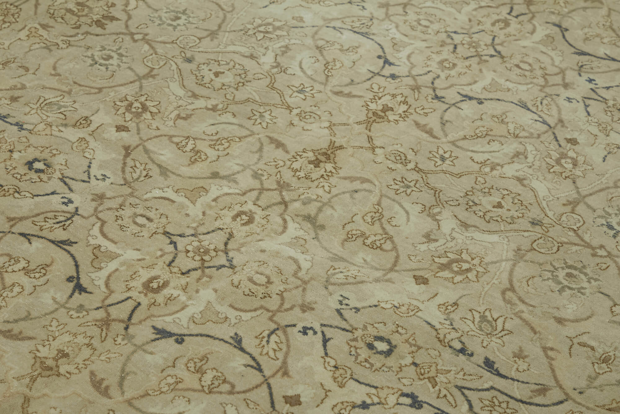 Hand-knotted persian  1970s 220 cm x 327 cm beige wool carpet