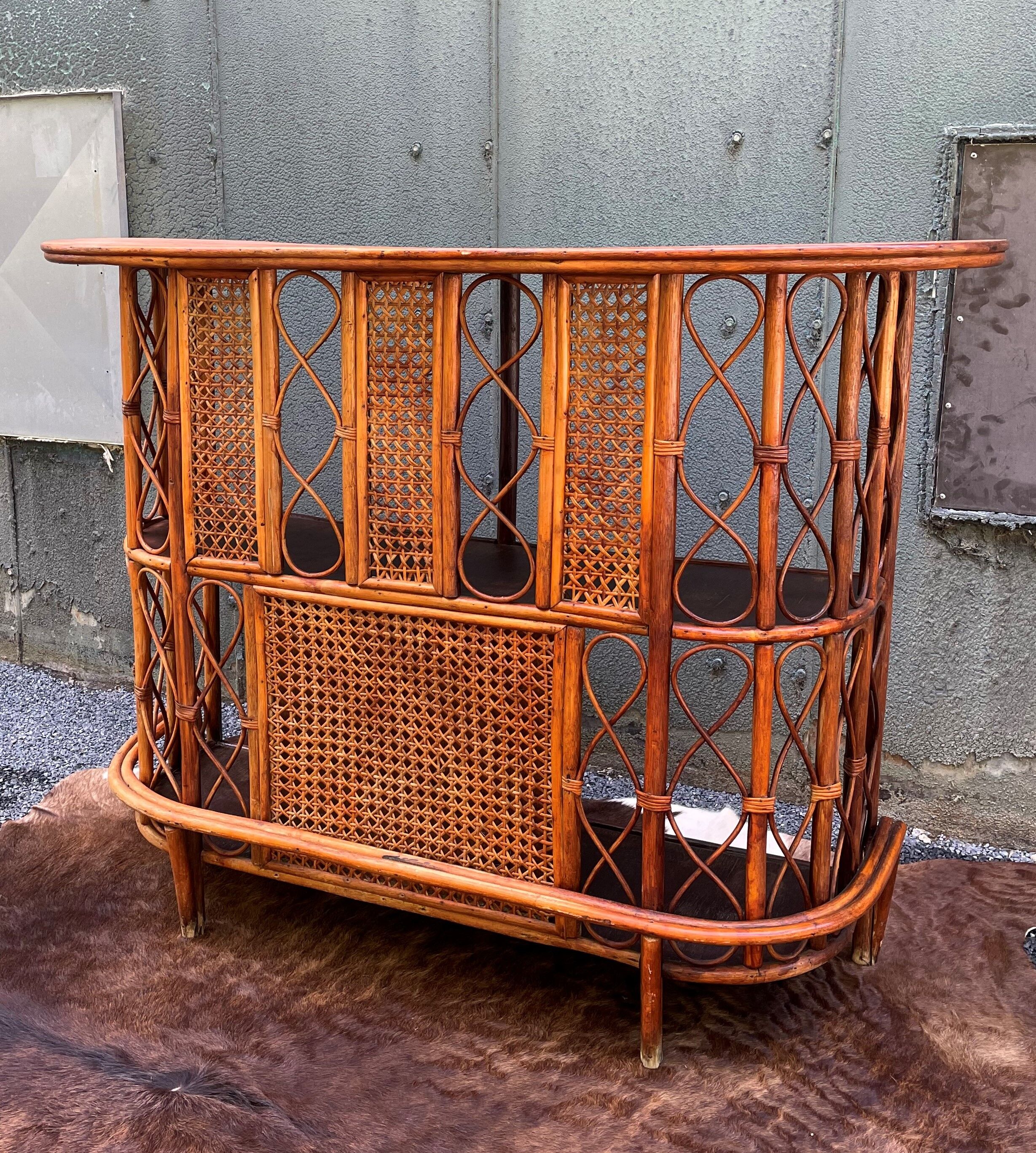 Vintage rattan bar