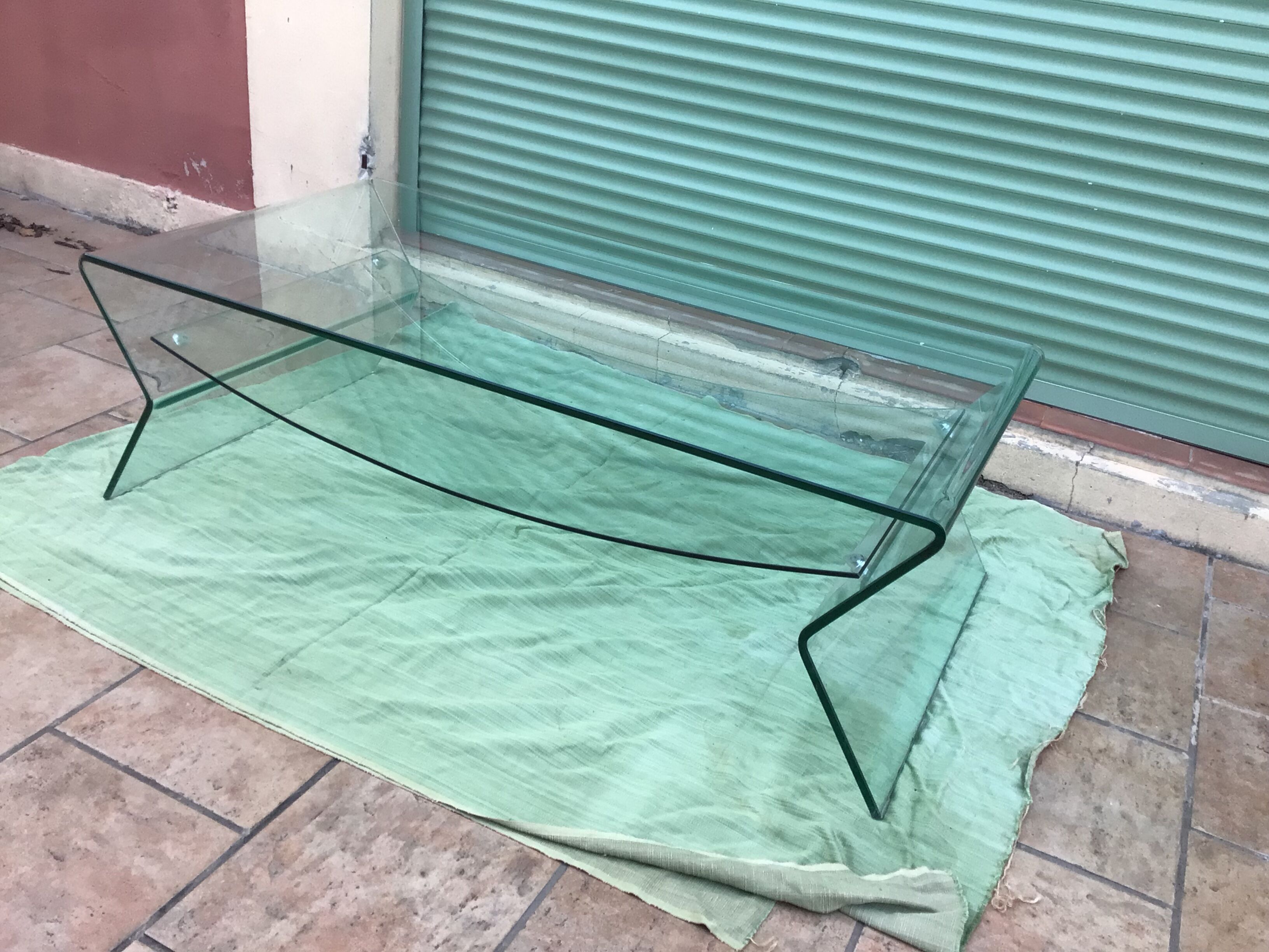 Table basse en verre courbe XXe