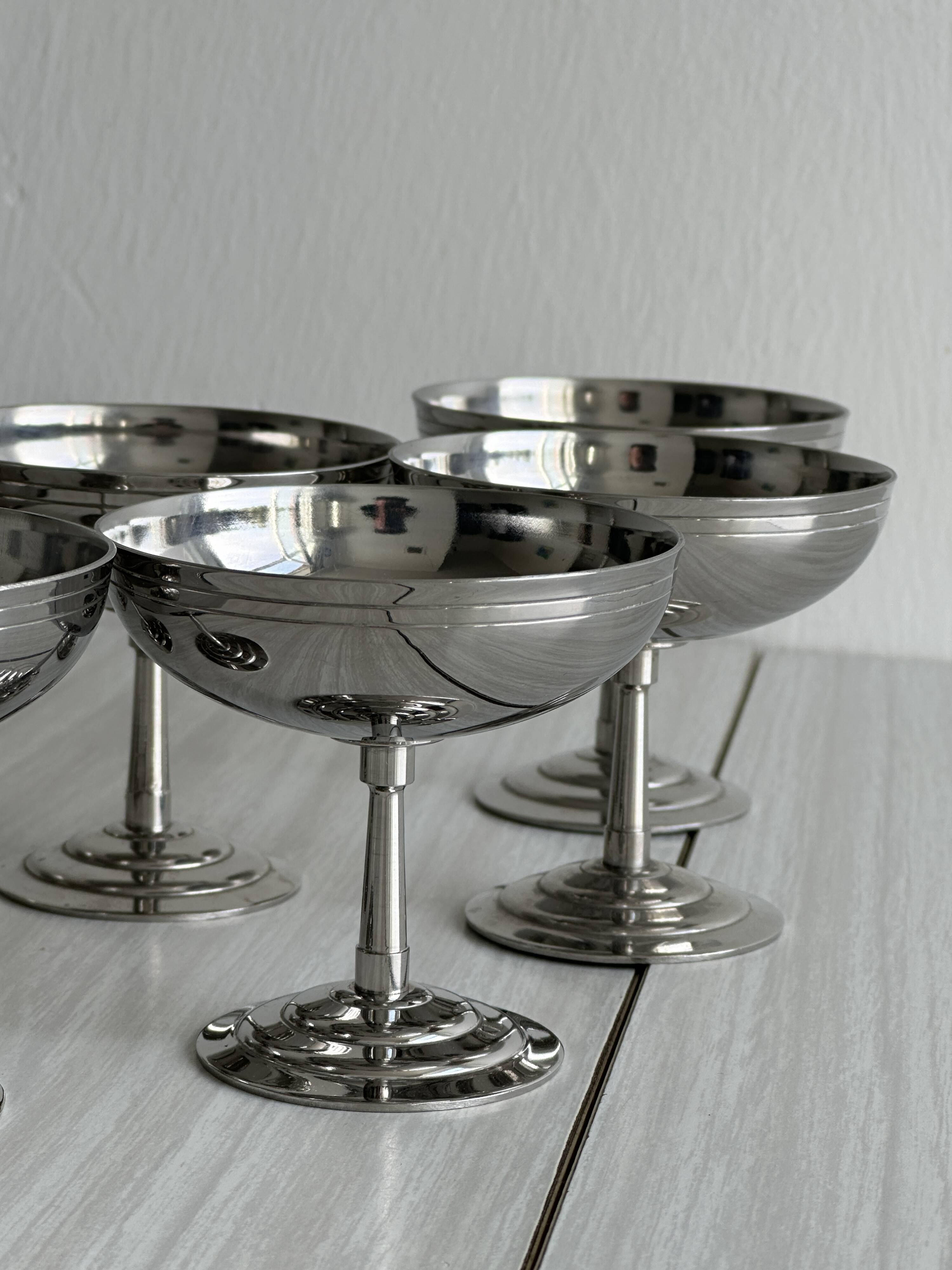 8 Letang Remy stainless steel footed cups
