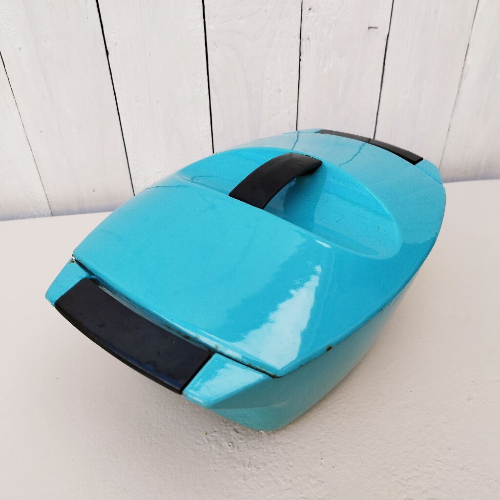 Enamelled cast iron casserole le Creuset Raymond Loewy