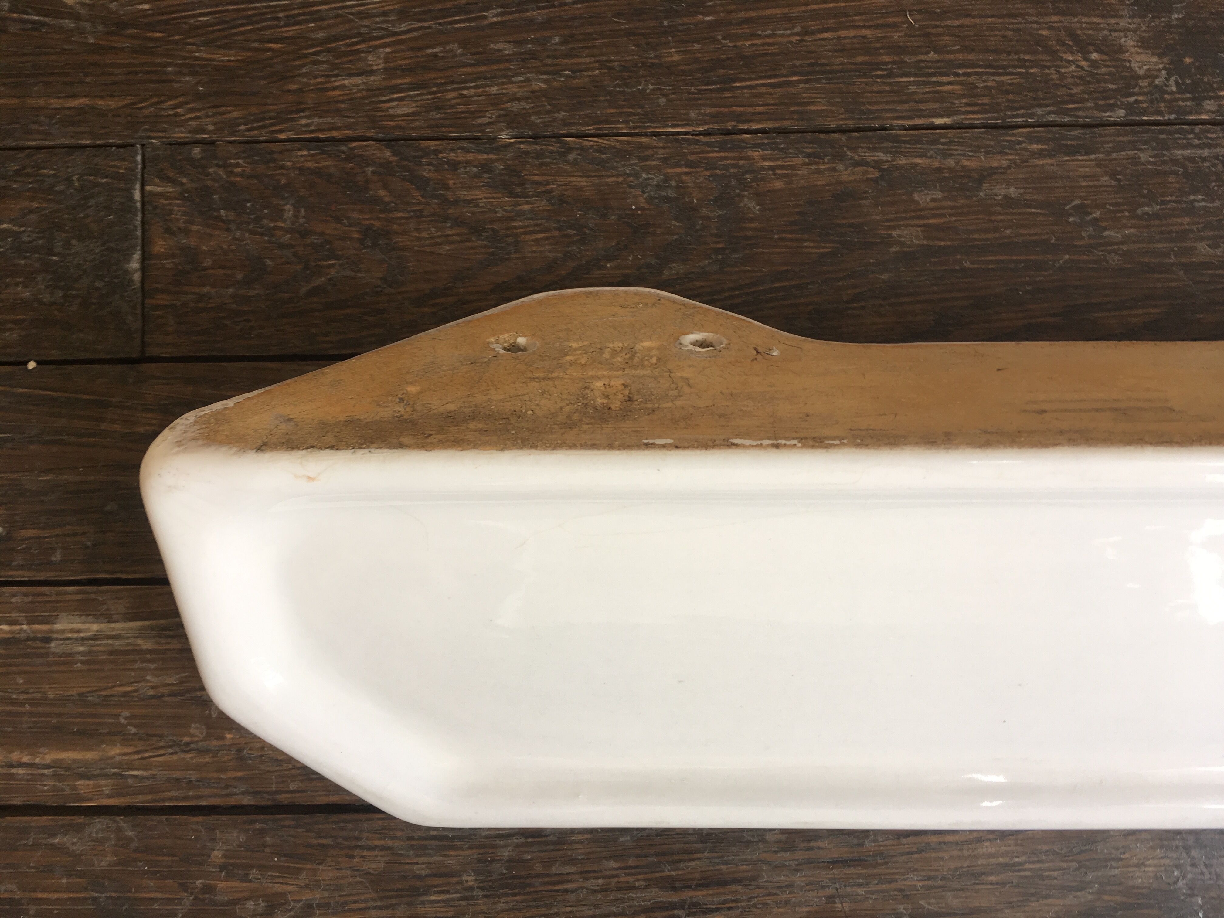 Set of 3 white ceramic shelves art deco bathroom