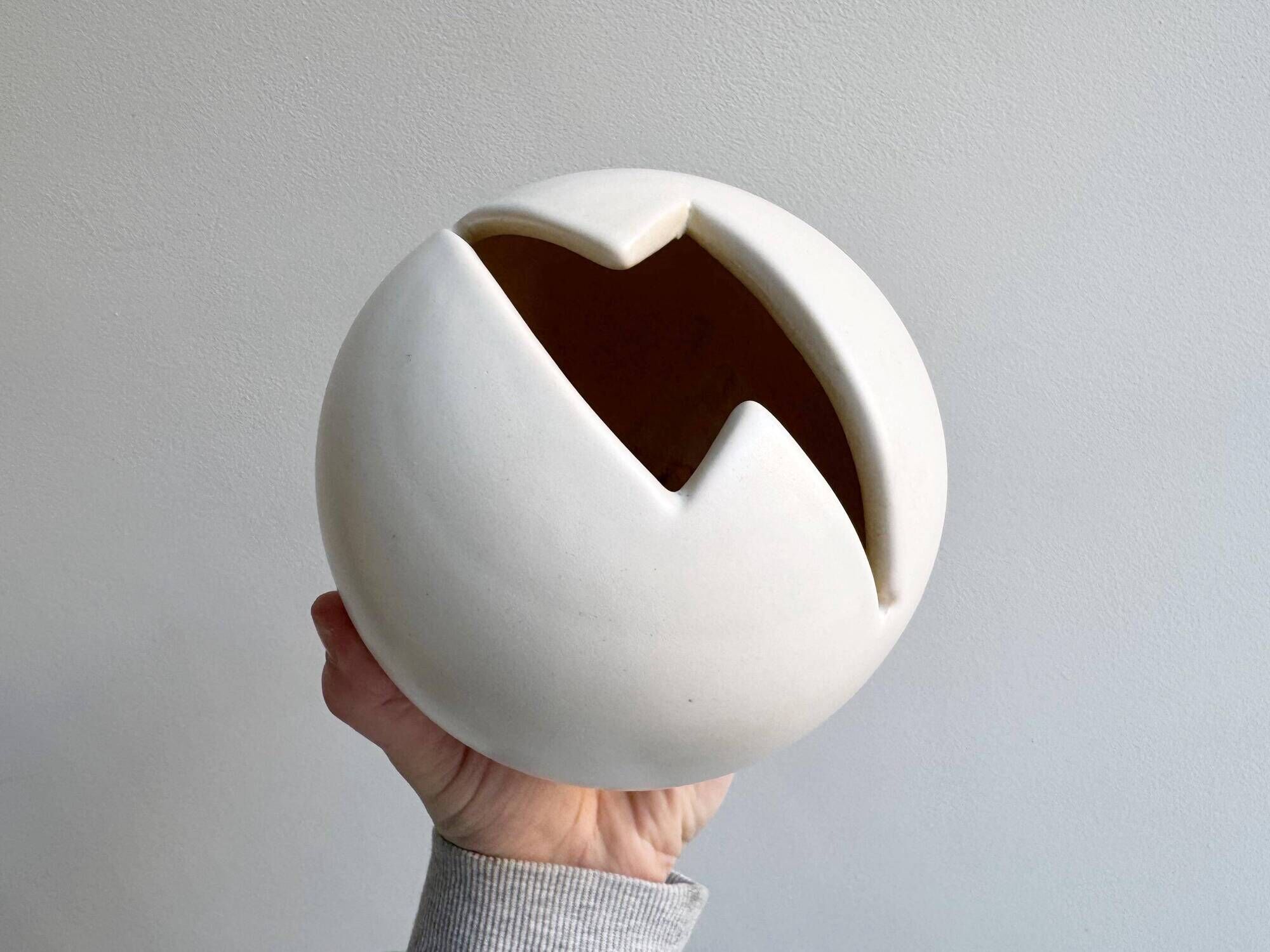 Unique vintage Prosman ceramic B2 vase - lightning bolt