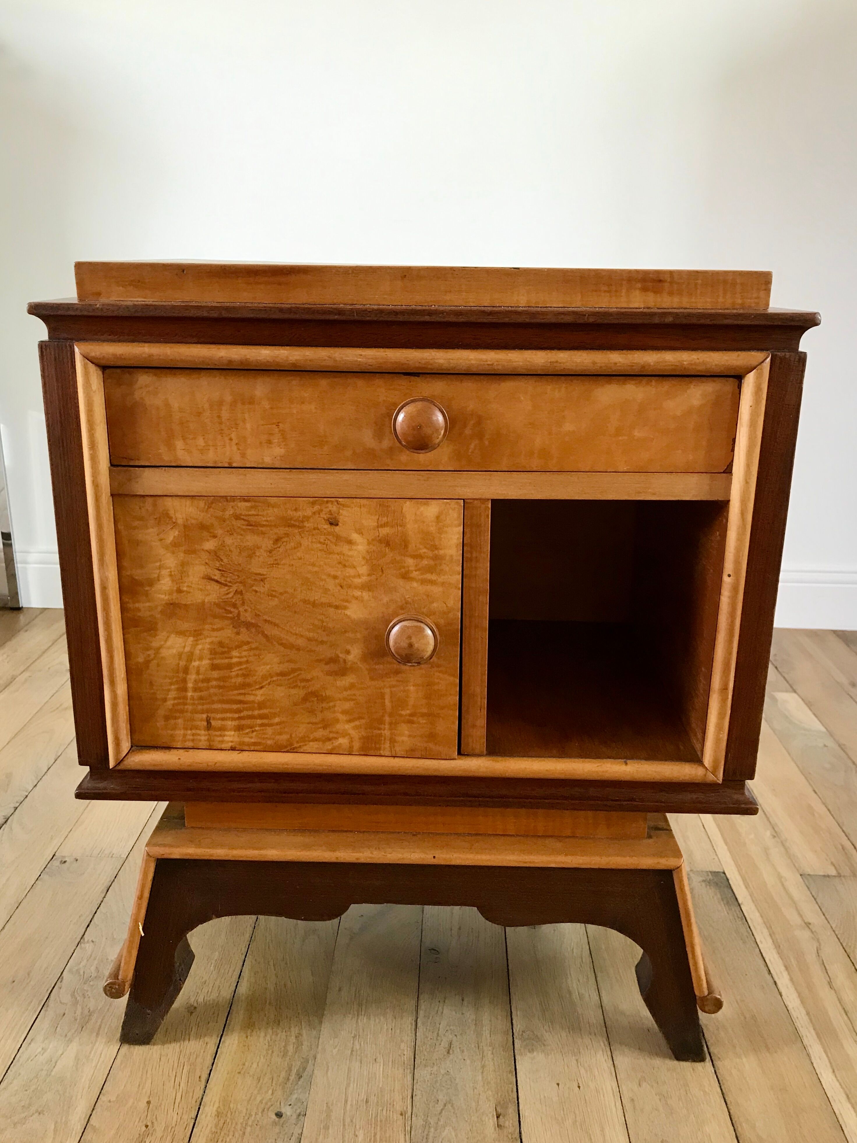 Bedside table in orm magnifying glass art deco 30s