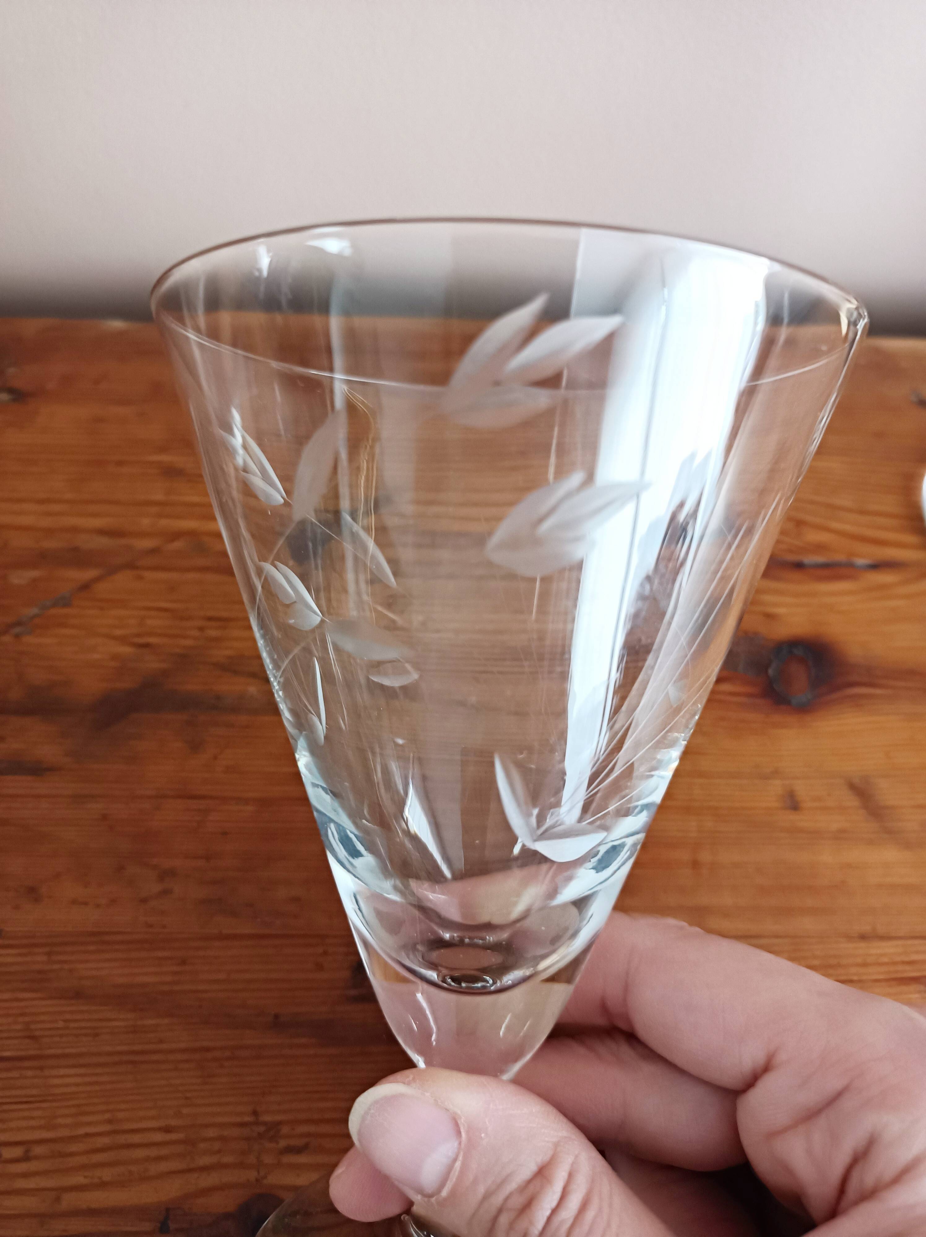 Set of 3 stemmed glasses, foliage design