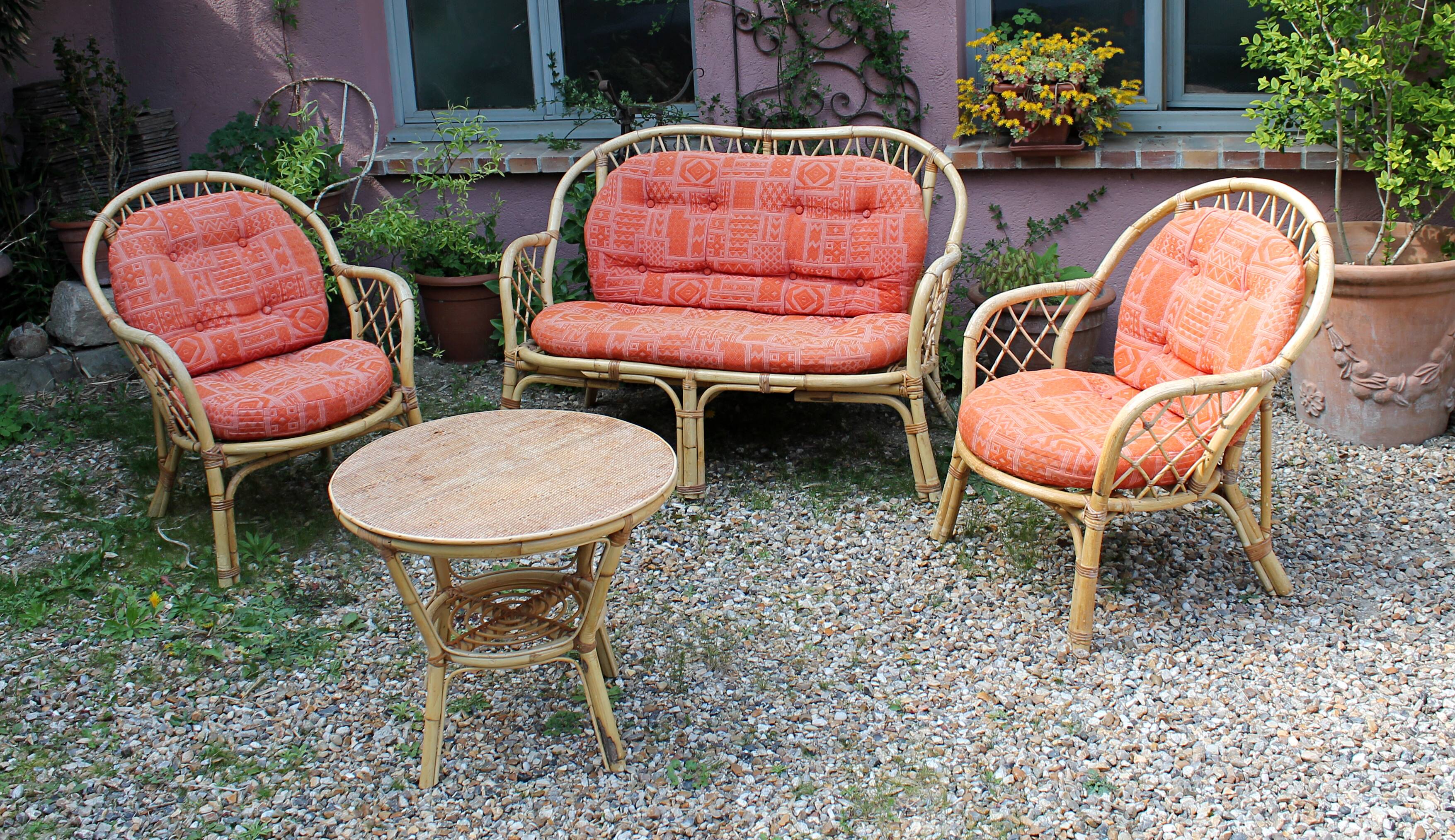 Lounge in rattan and bamboo