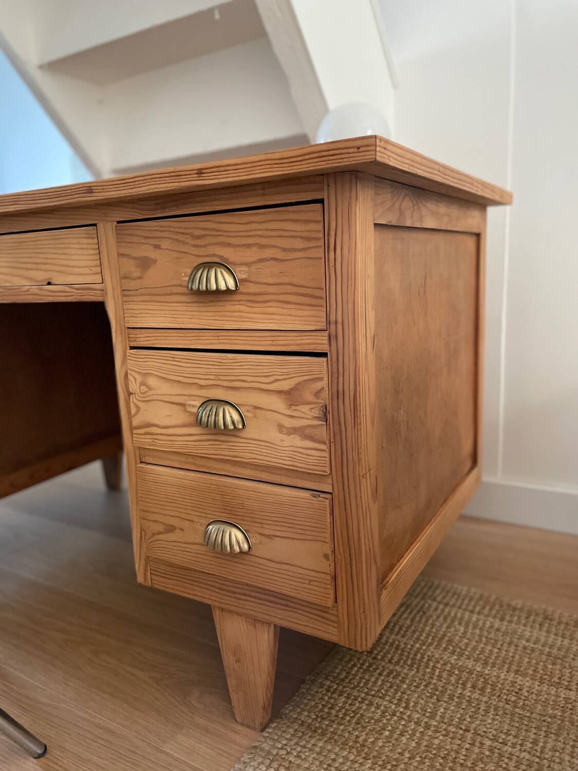 Vintage desk shell handles