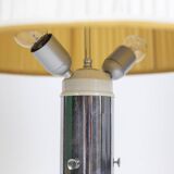 Lampe en verre blanc à décor d’une spirale marron et jaune, années 1970