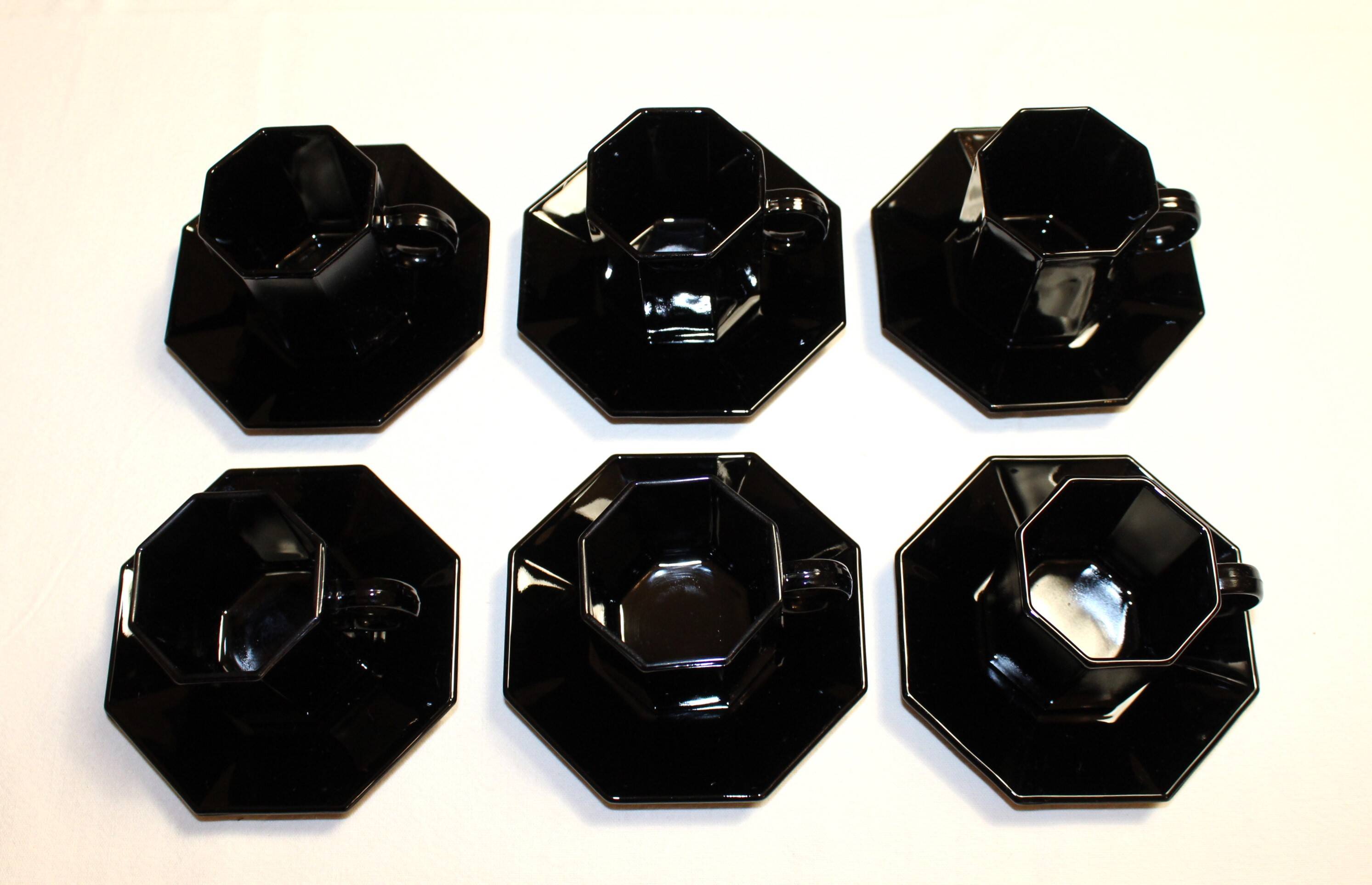 Arcoroc black "Octime" coffee service