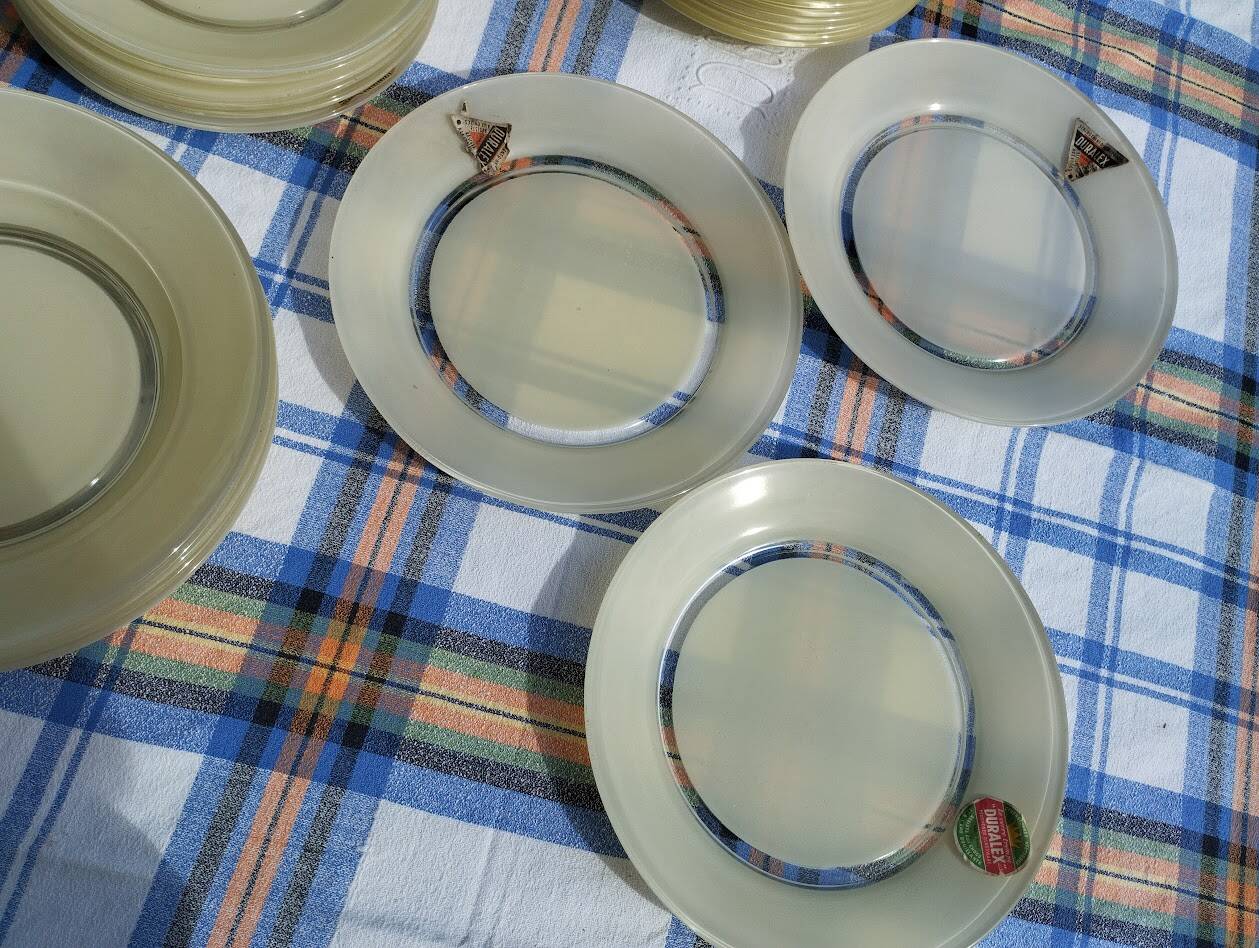 New Duralex dish set, 14 pieces with labels.