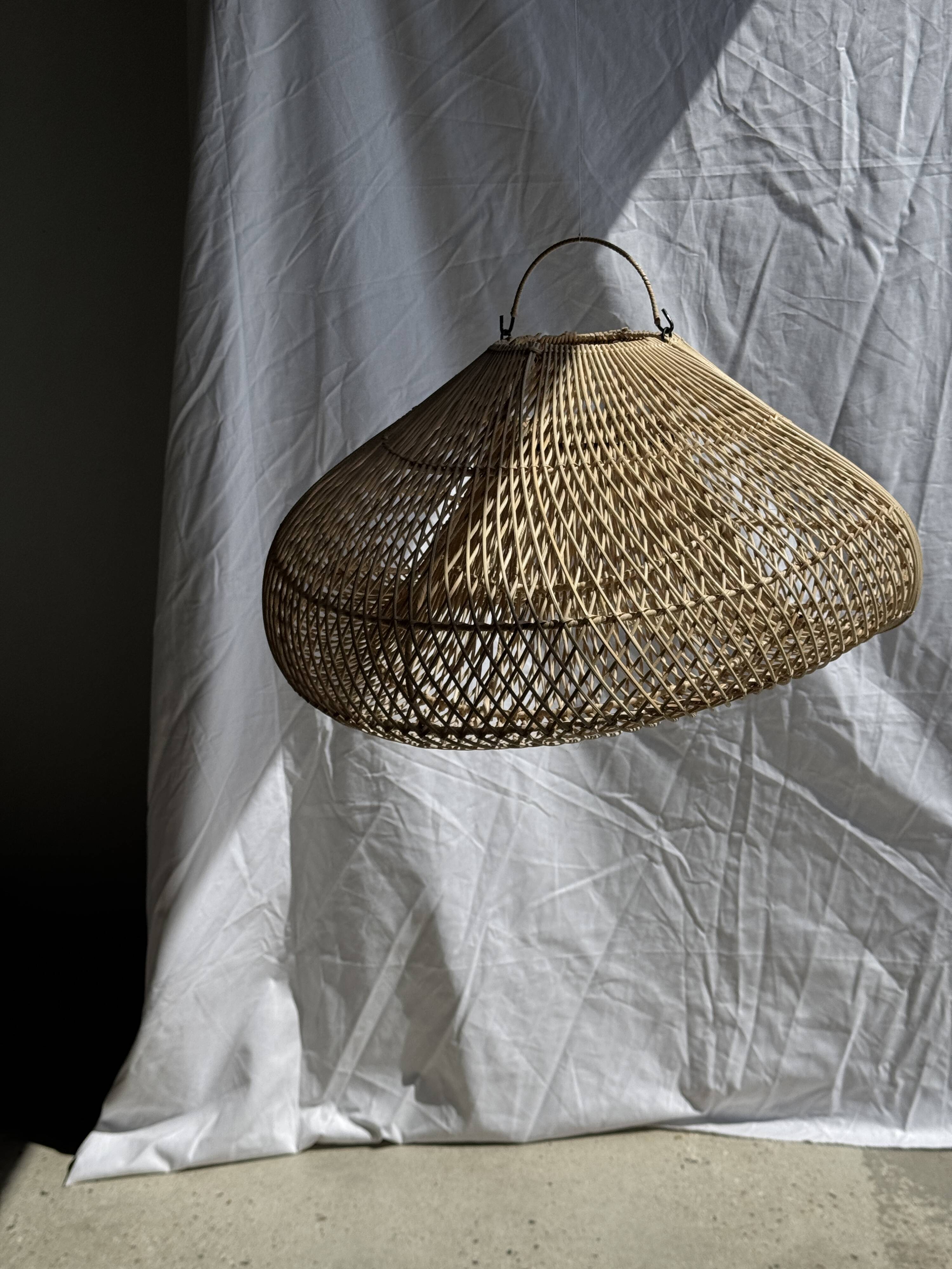 Suspension or rattan lampshade in the shape of a cloud or flattened bubble D60 H35