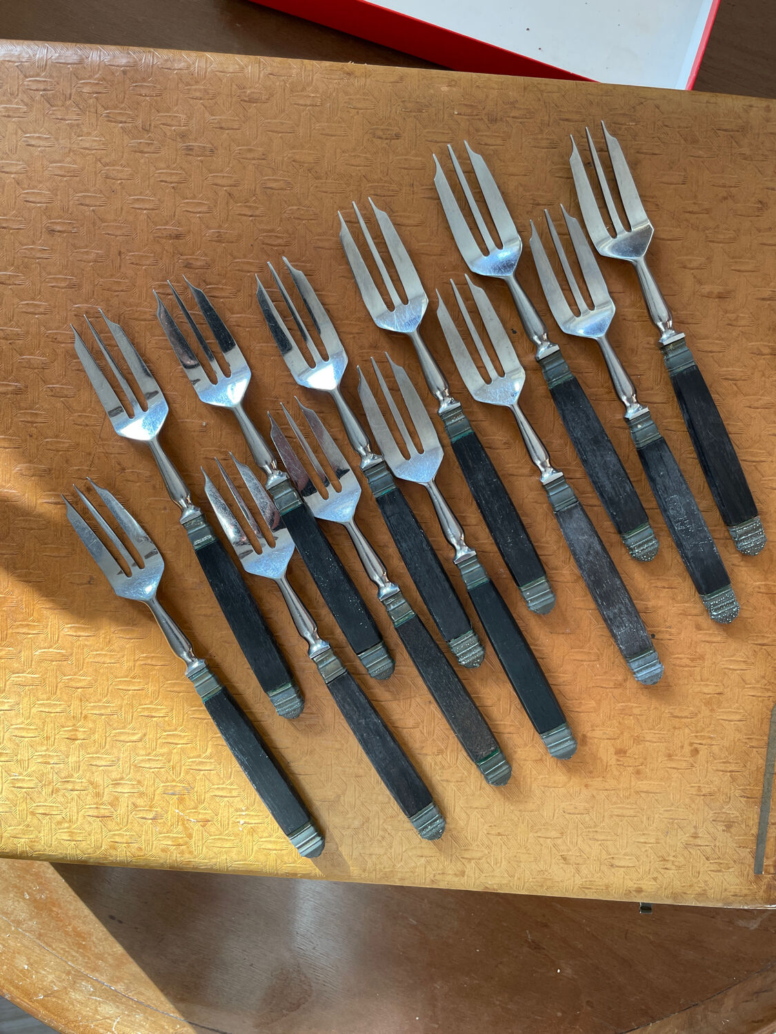 Dessert forks