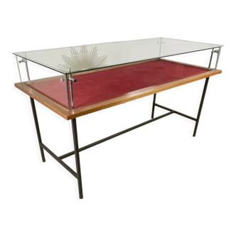 Vitrine sur table 1950