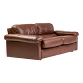 Royal 2-seater canapé premium Poltrona Frau Petronio upholstered in down and chestnut leather.