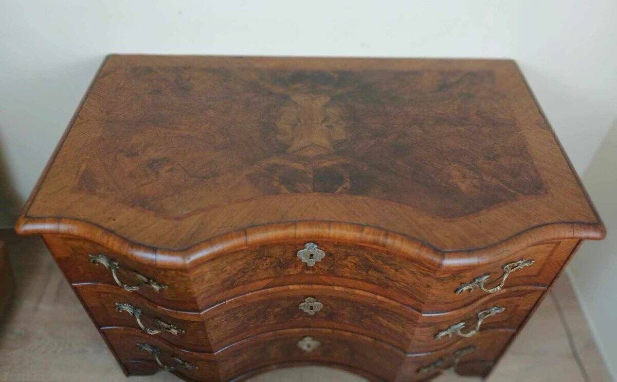 Commode Arbalette En Marqueterie époque XVIIIeme