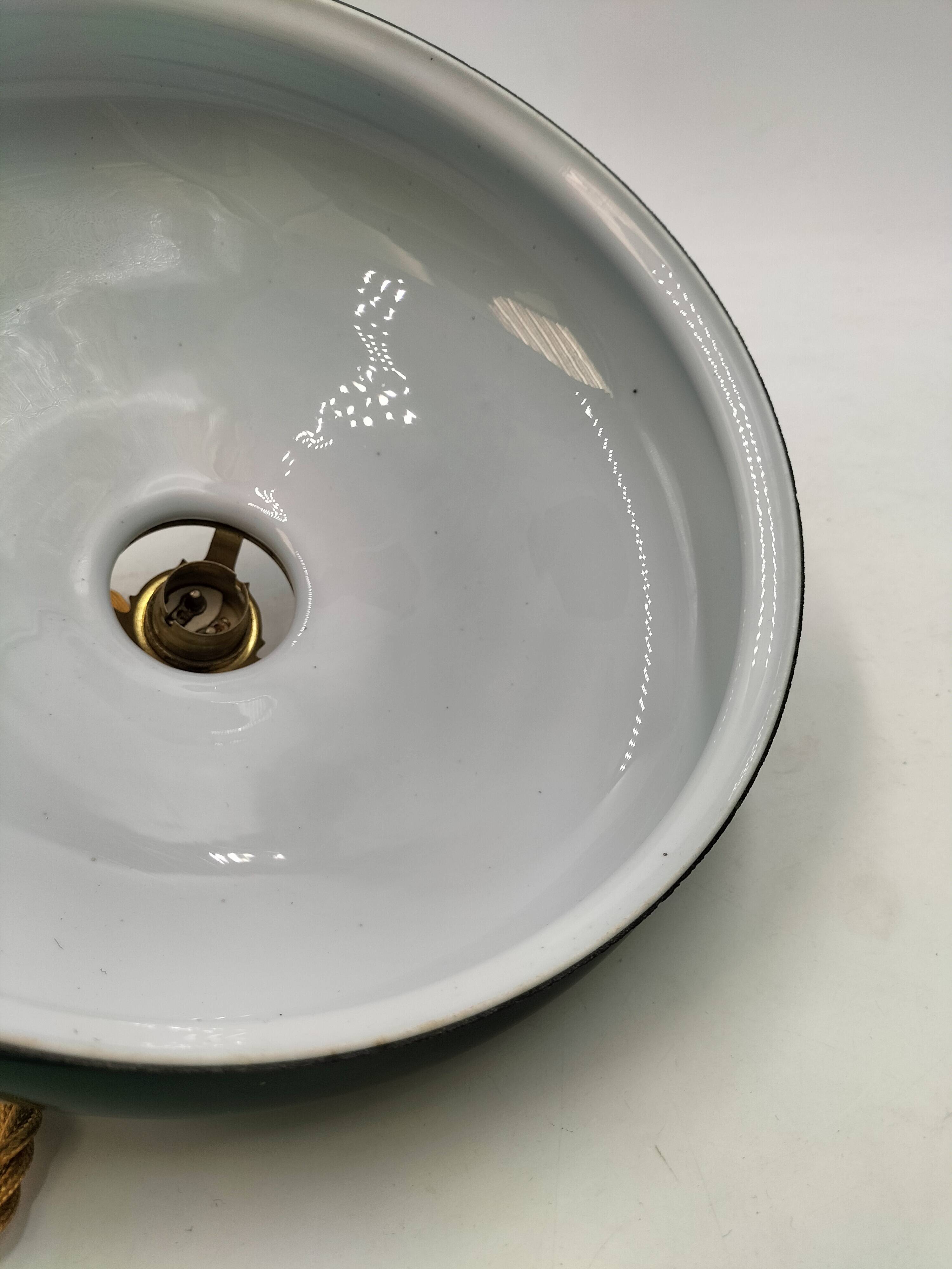 Green opaline suspension