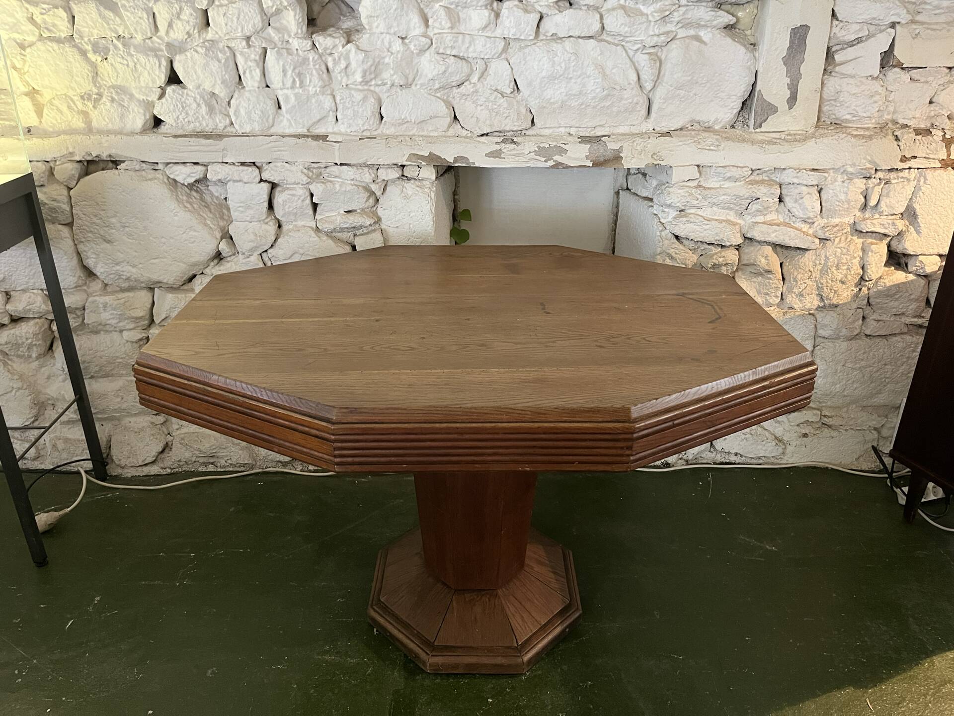 Octagonal table in oak