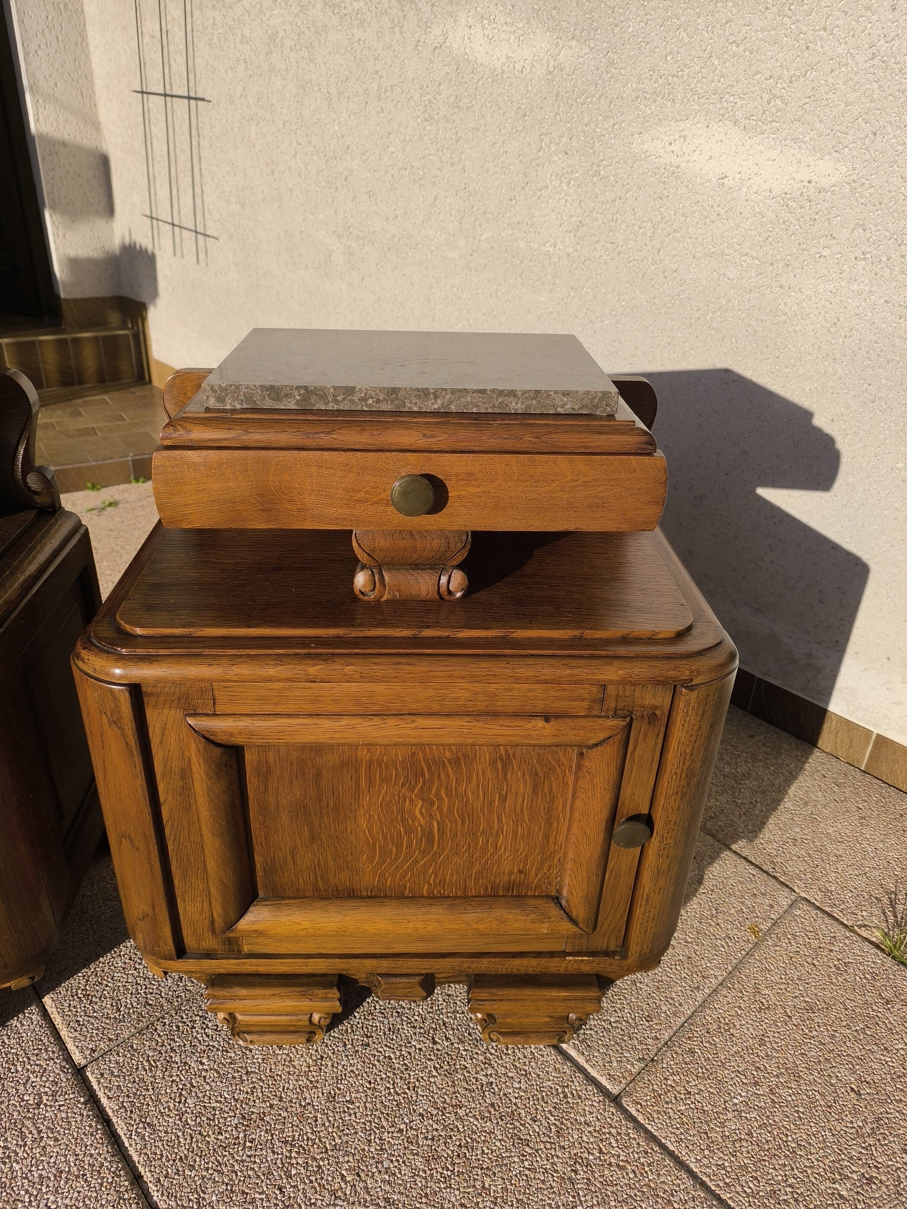 Set of 2 marble and wood bedside tables