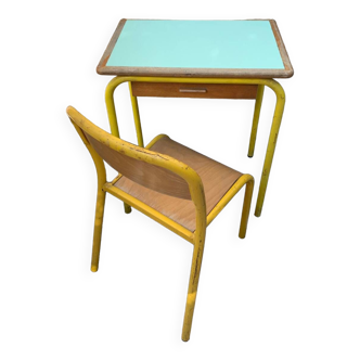 School desk with chair