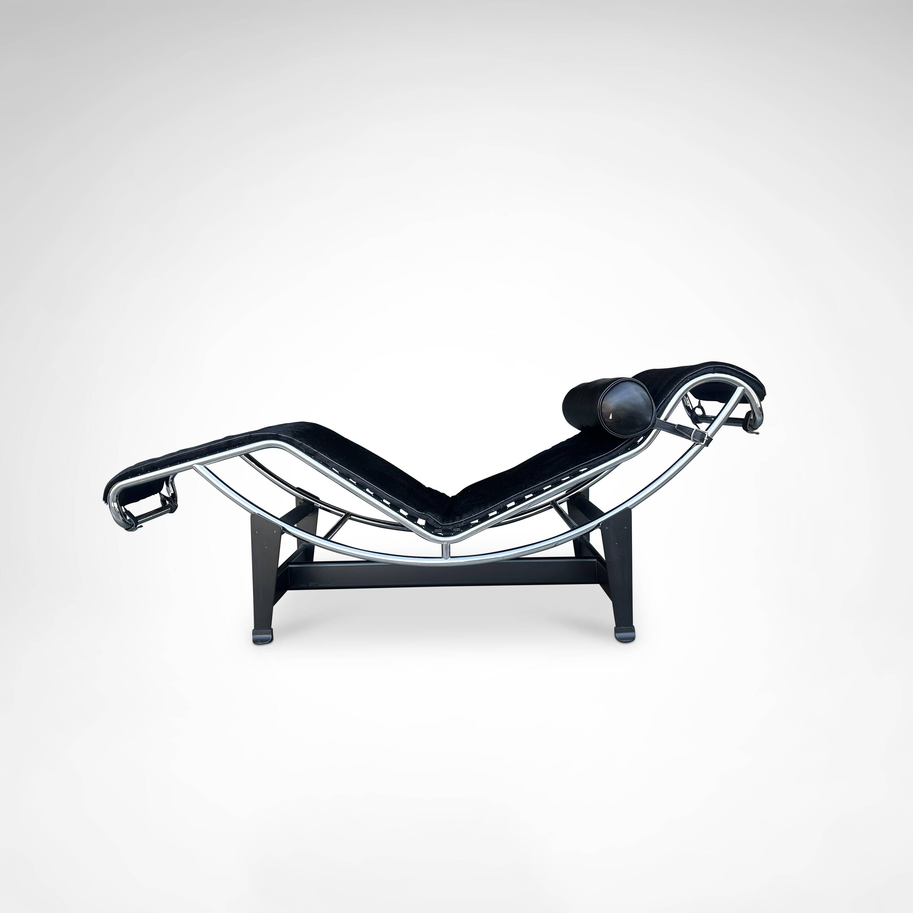 LC4 double ponyskin chaise longue by Le Corbusier for Cassina 1990s