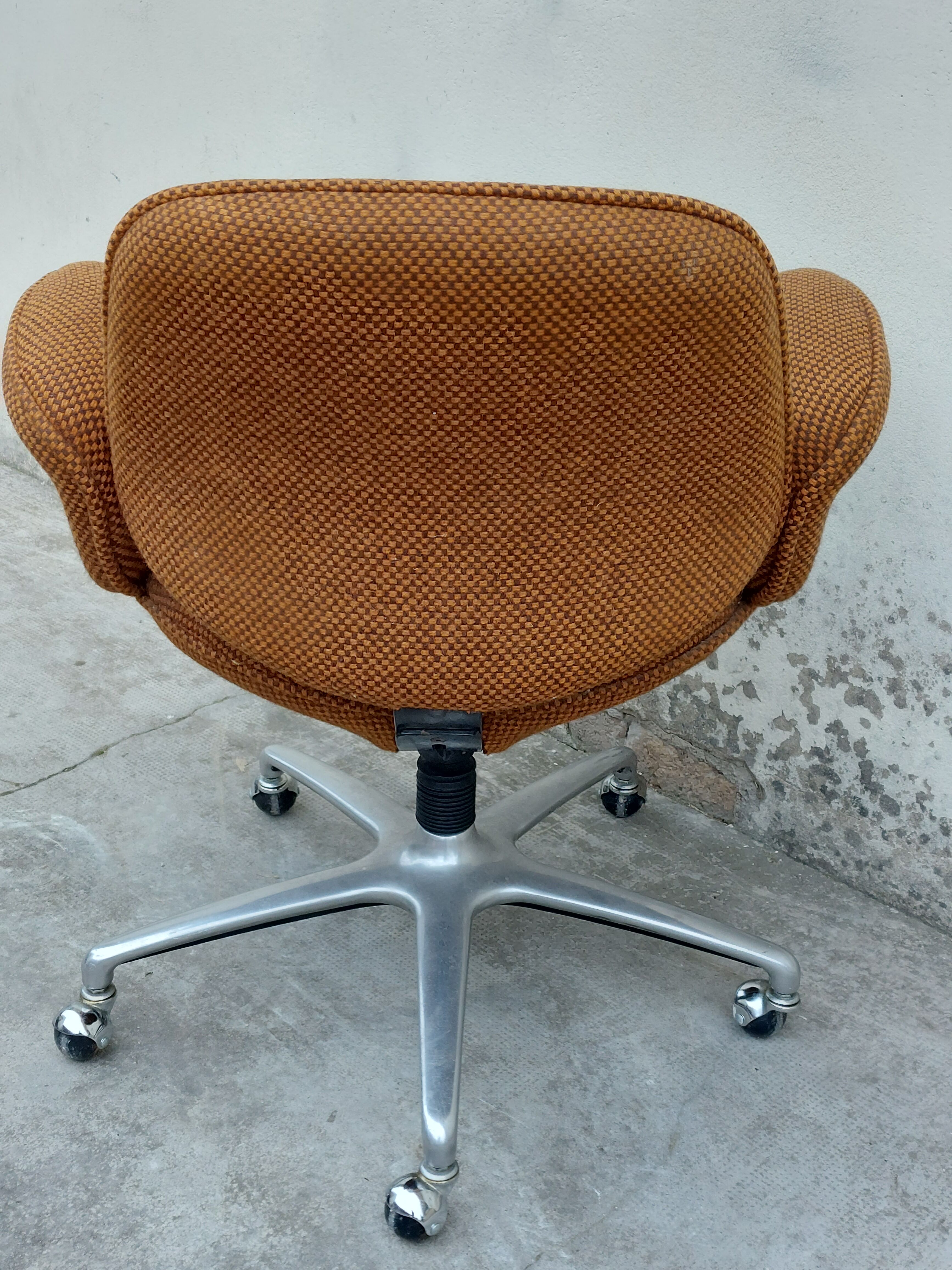 Office armchair design year 80