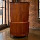 Armoire d'angle/placard vintage en bois courbé