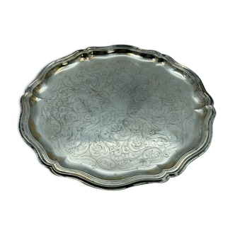 Plat rond en metal argente gravé polylobe 1900 decor floral