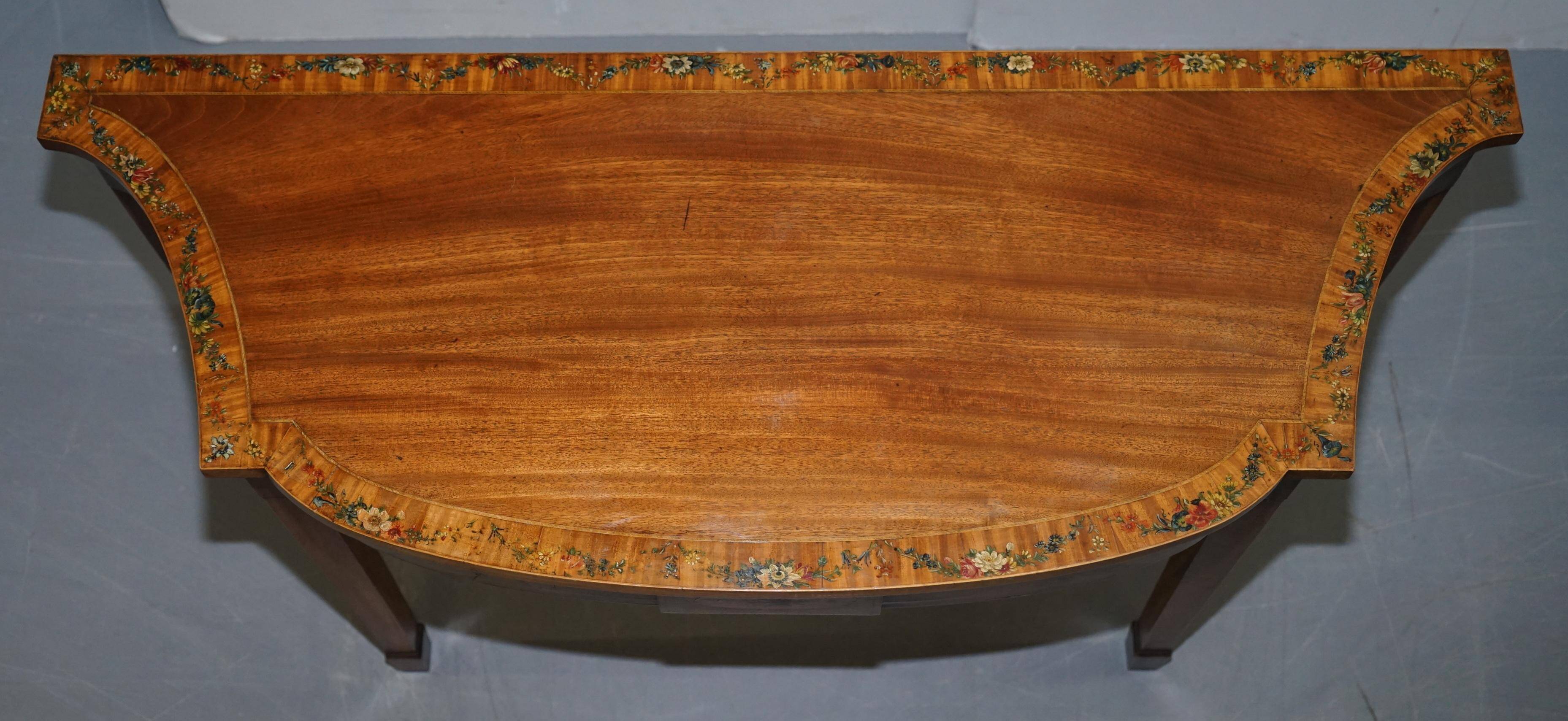 Pair of George III consoles 1780 in satinwood and tulipwood, painted in polychrome.