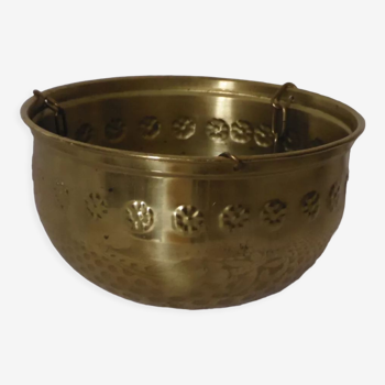 Hanging gold pot cover
