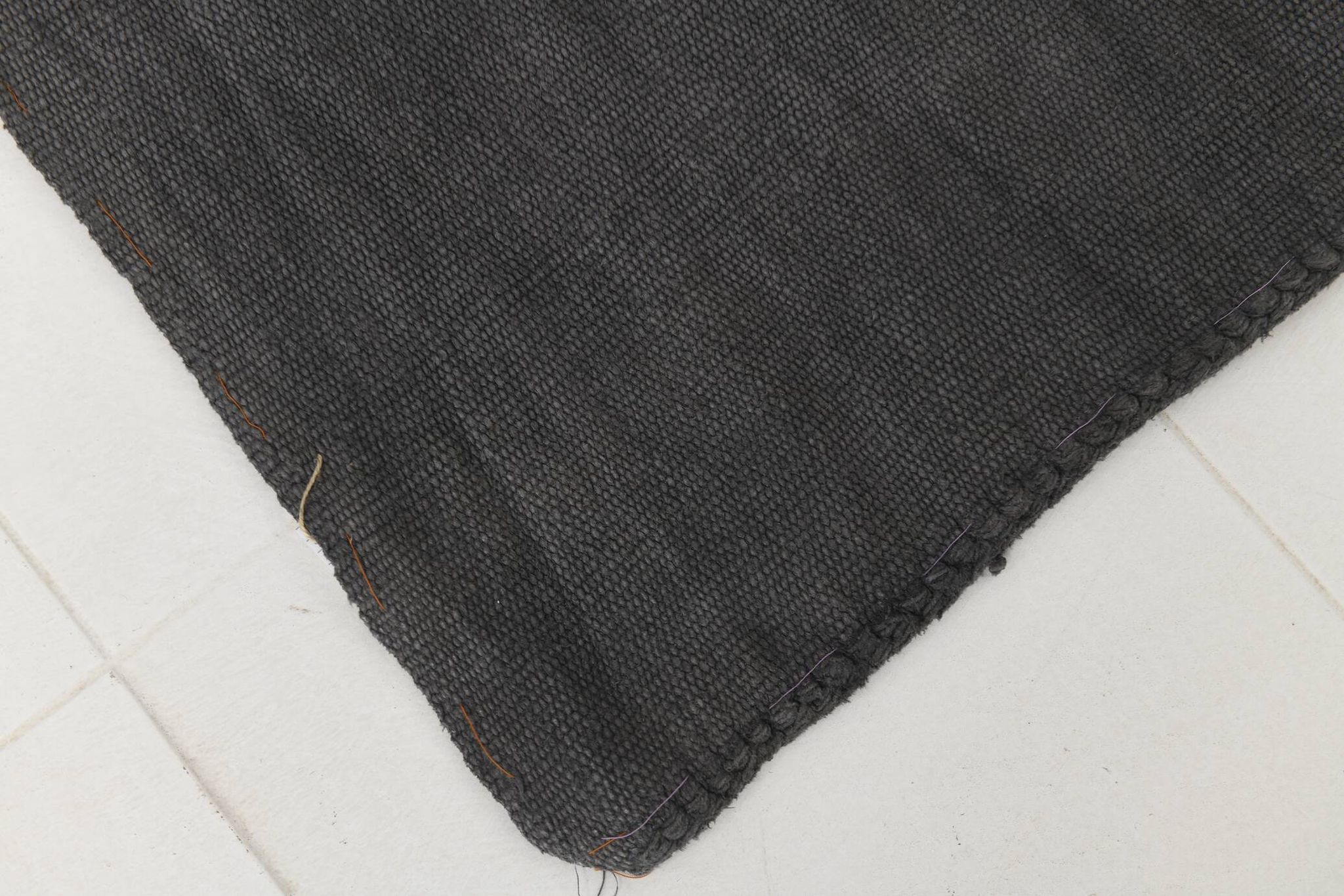 Tapis Kilim doux anthracite gris grande surface pour chambre, 147x205 cm
