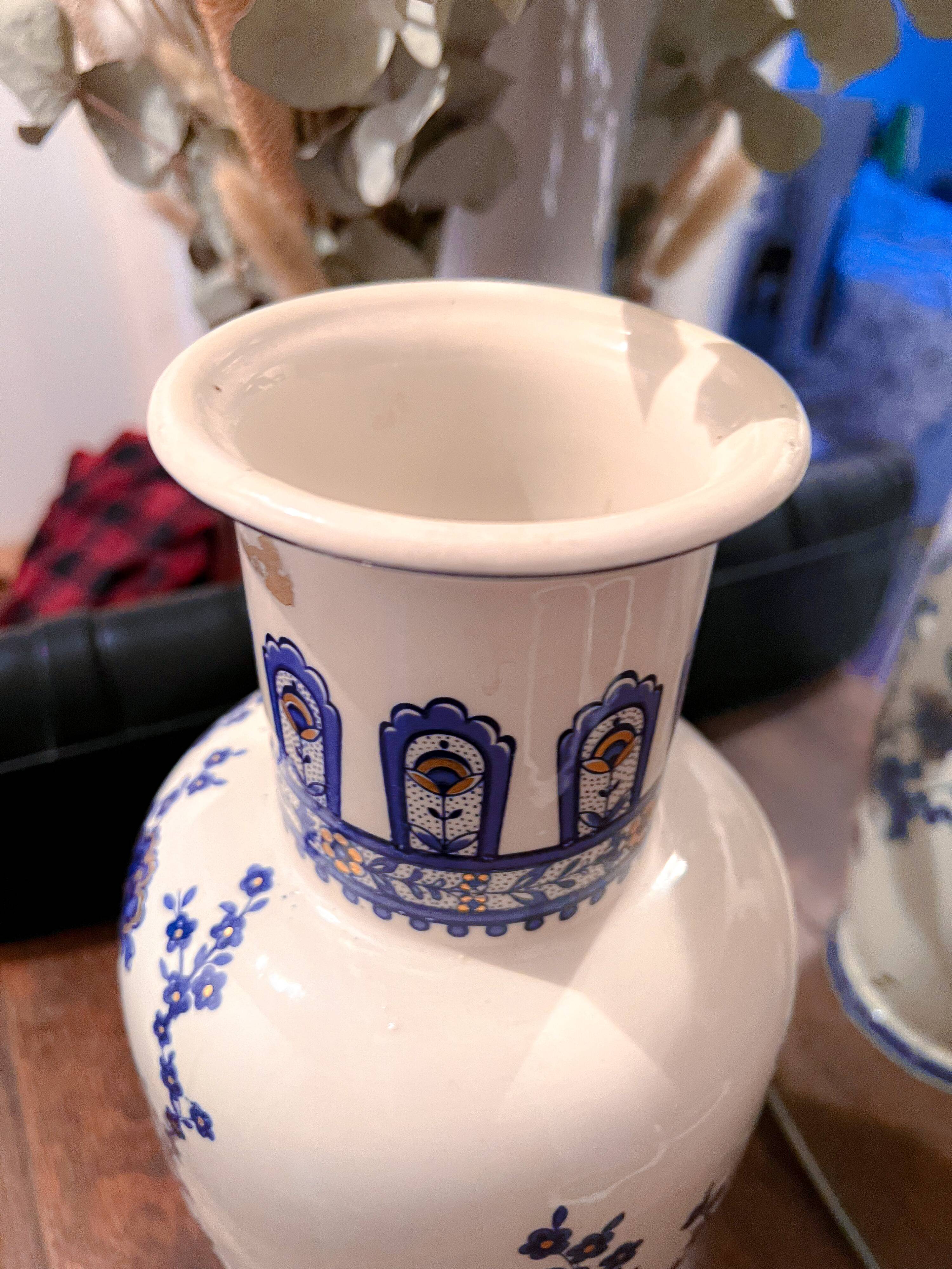 Chinese vase early twentieth century