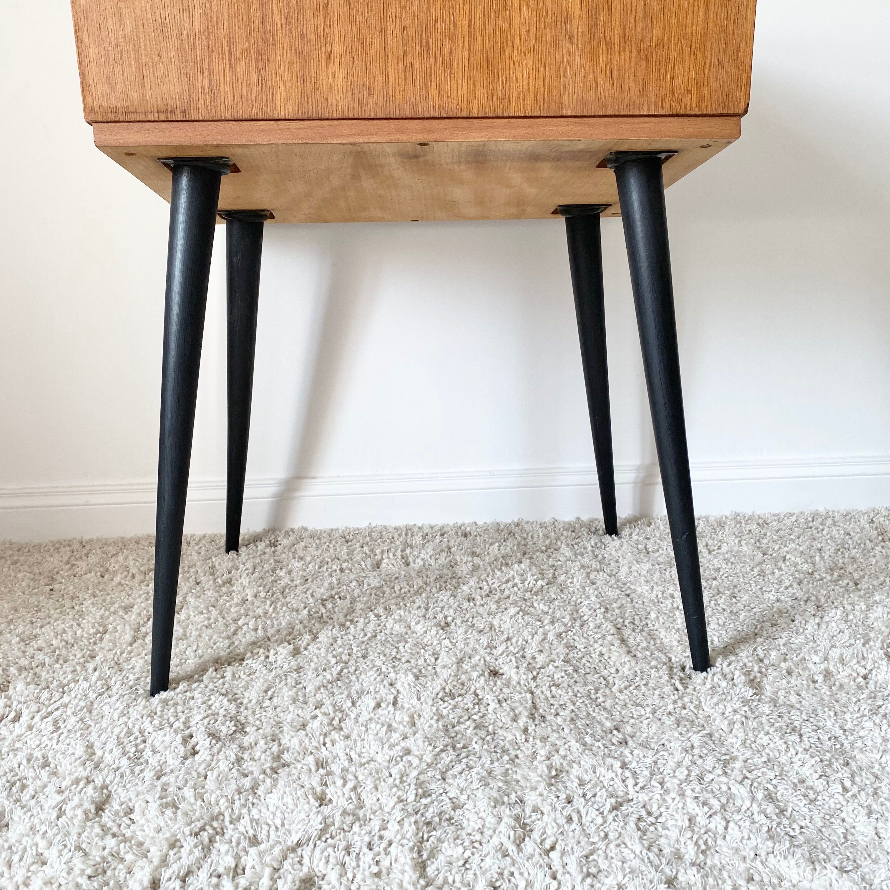 Vintage console desktop