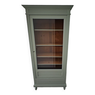 Armoire vitrée parisienne