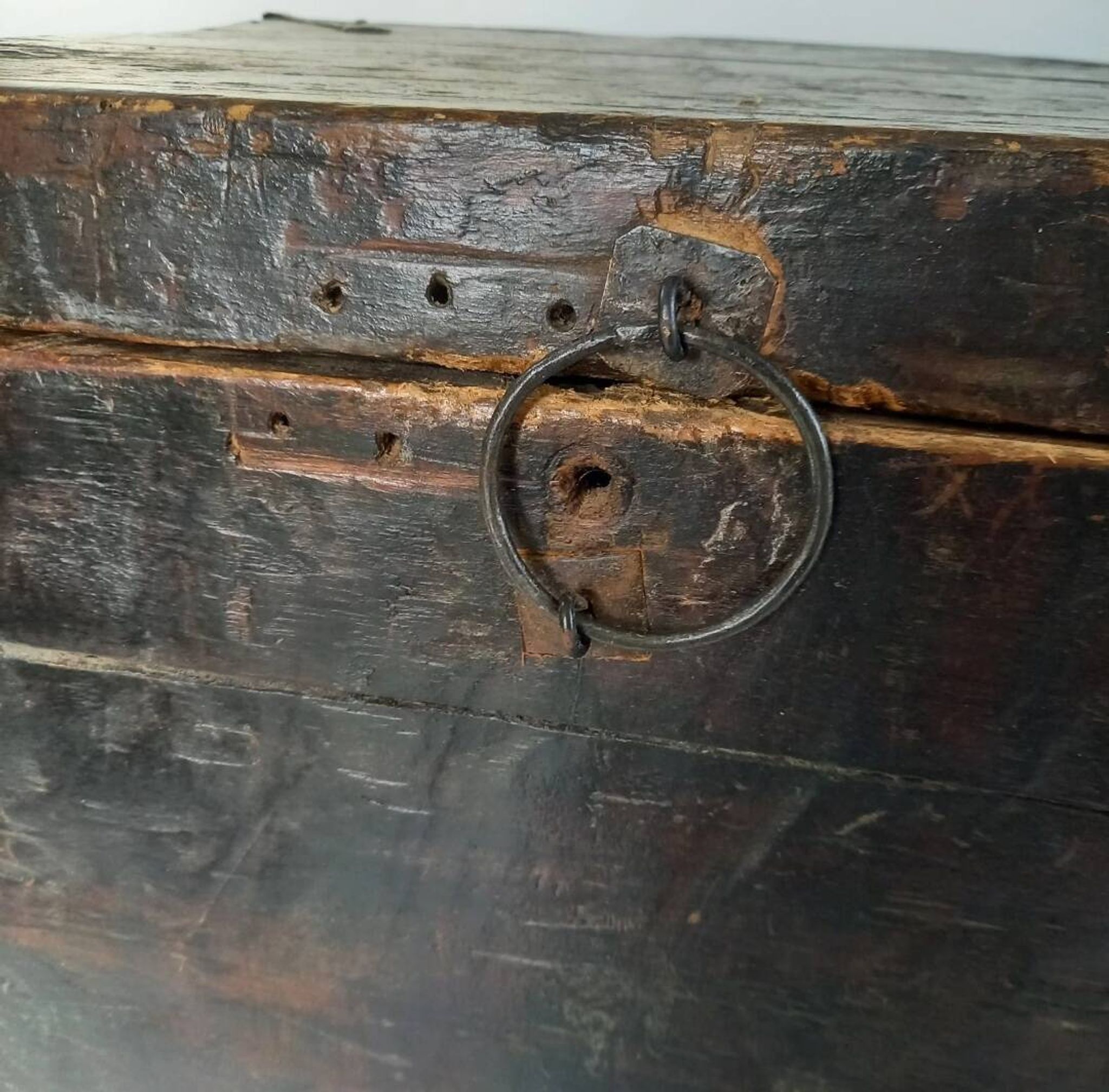 Large antique Tibetan wooden chest with Buddha painting, 18th century